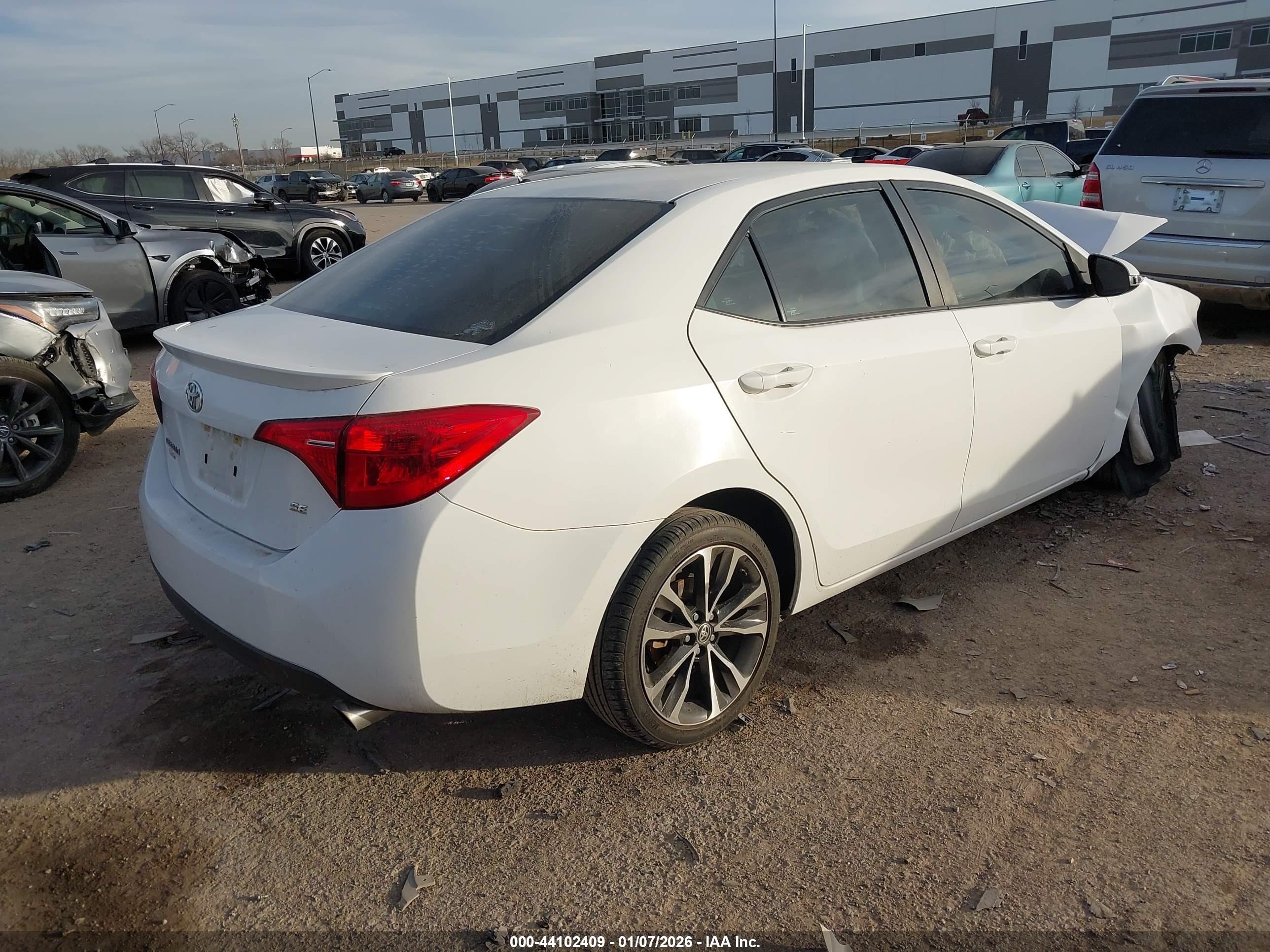 TOYOTA COROLLA image 4