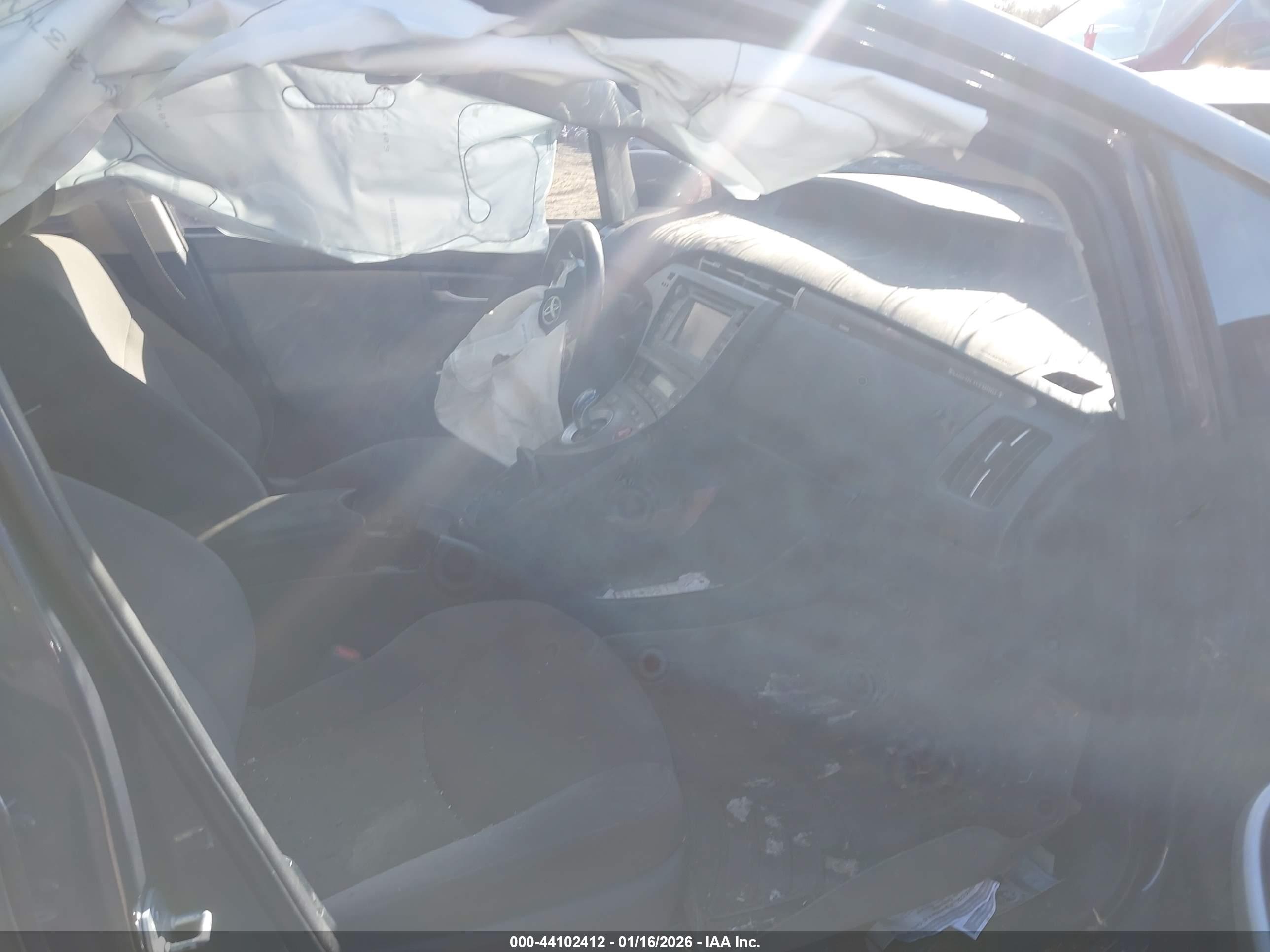 TOYOTA PRIUS image 5