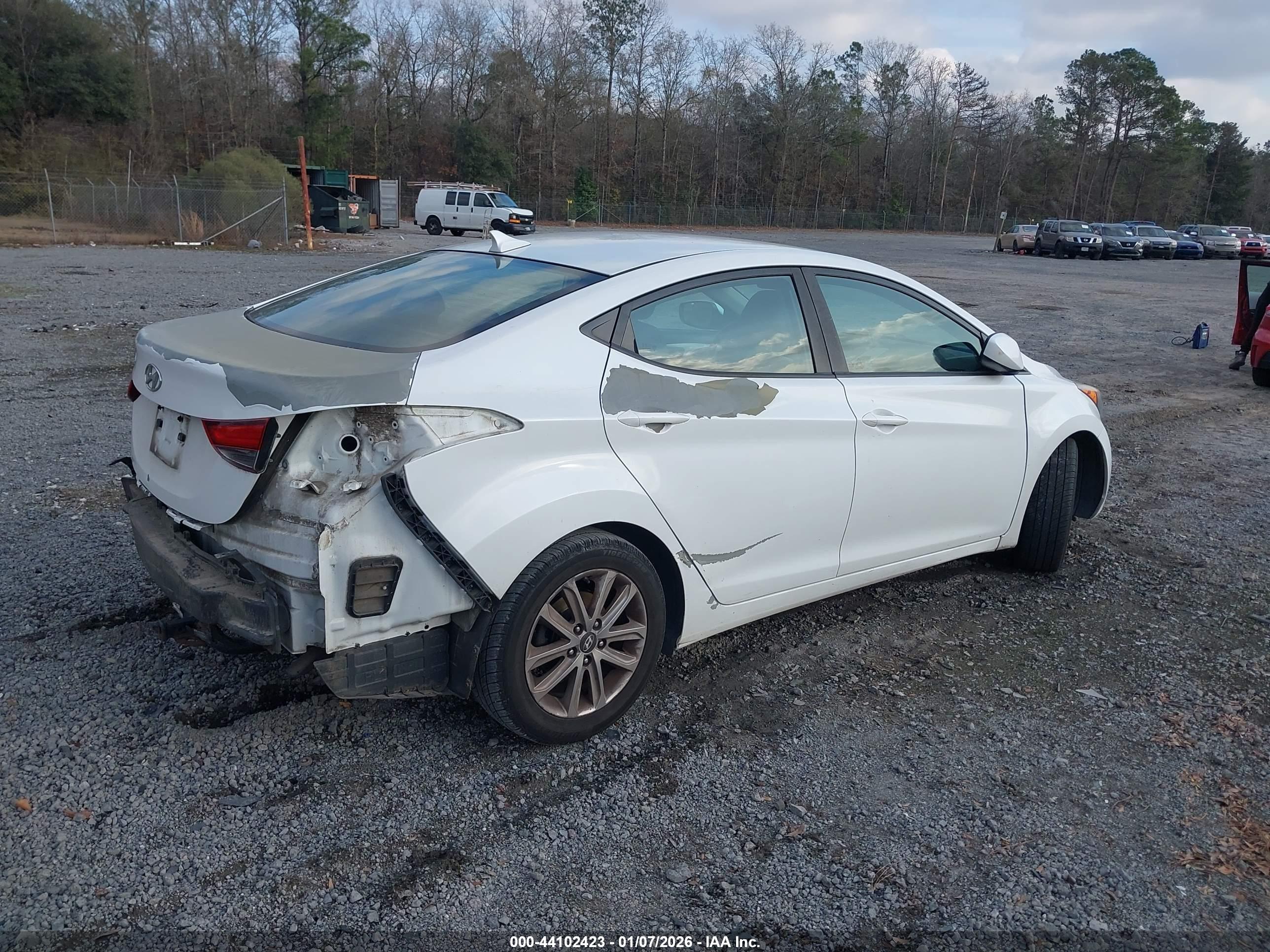 HYUNDAI ELANTRA image 4