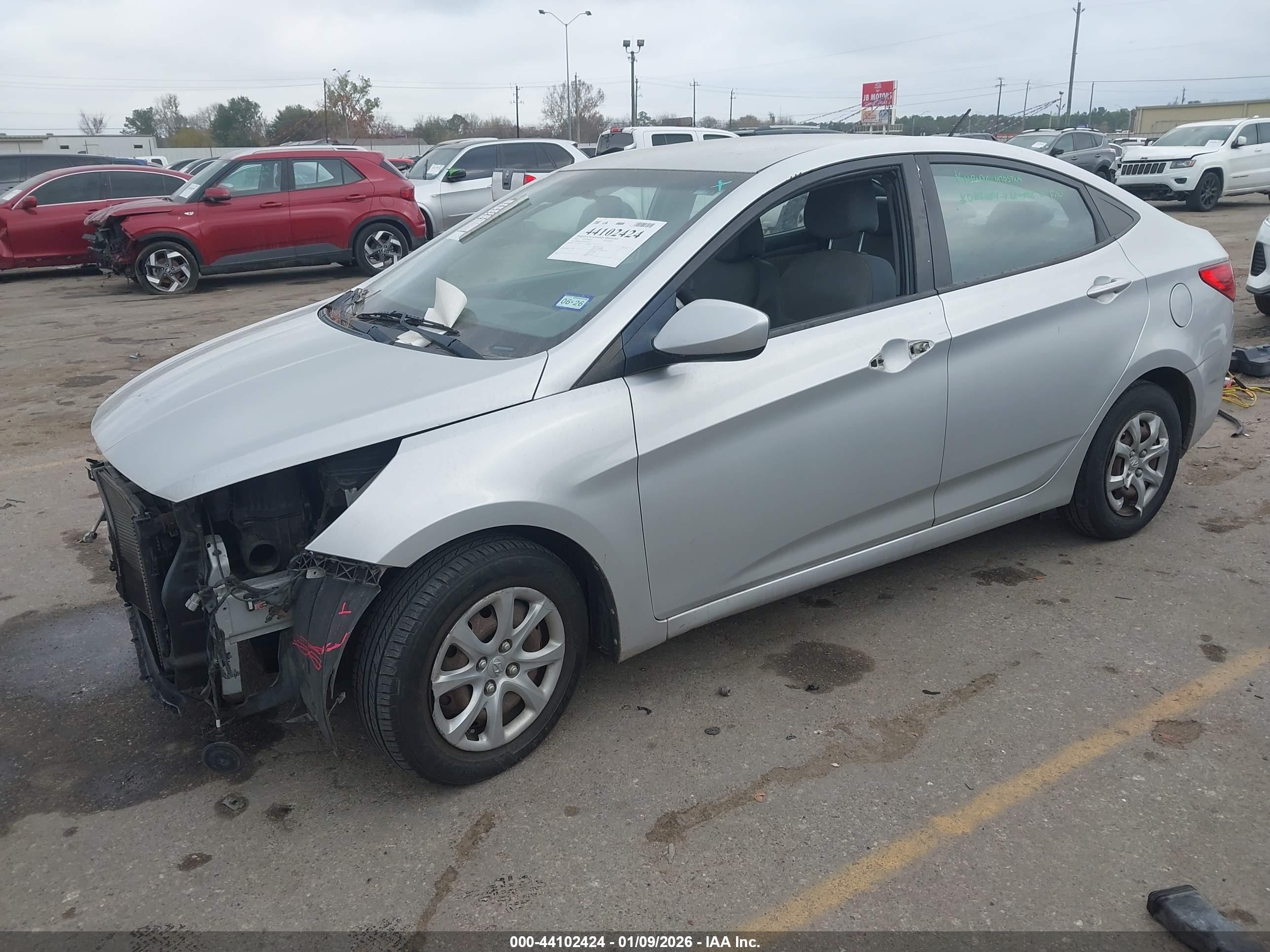 HYUNDAI ACCENT image 2