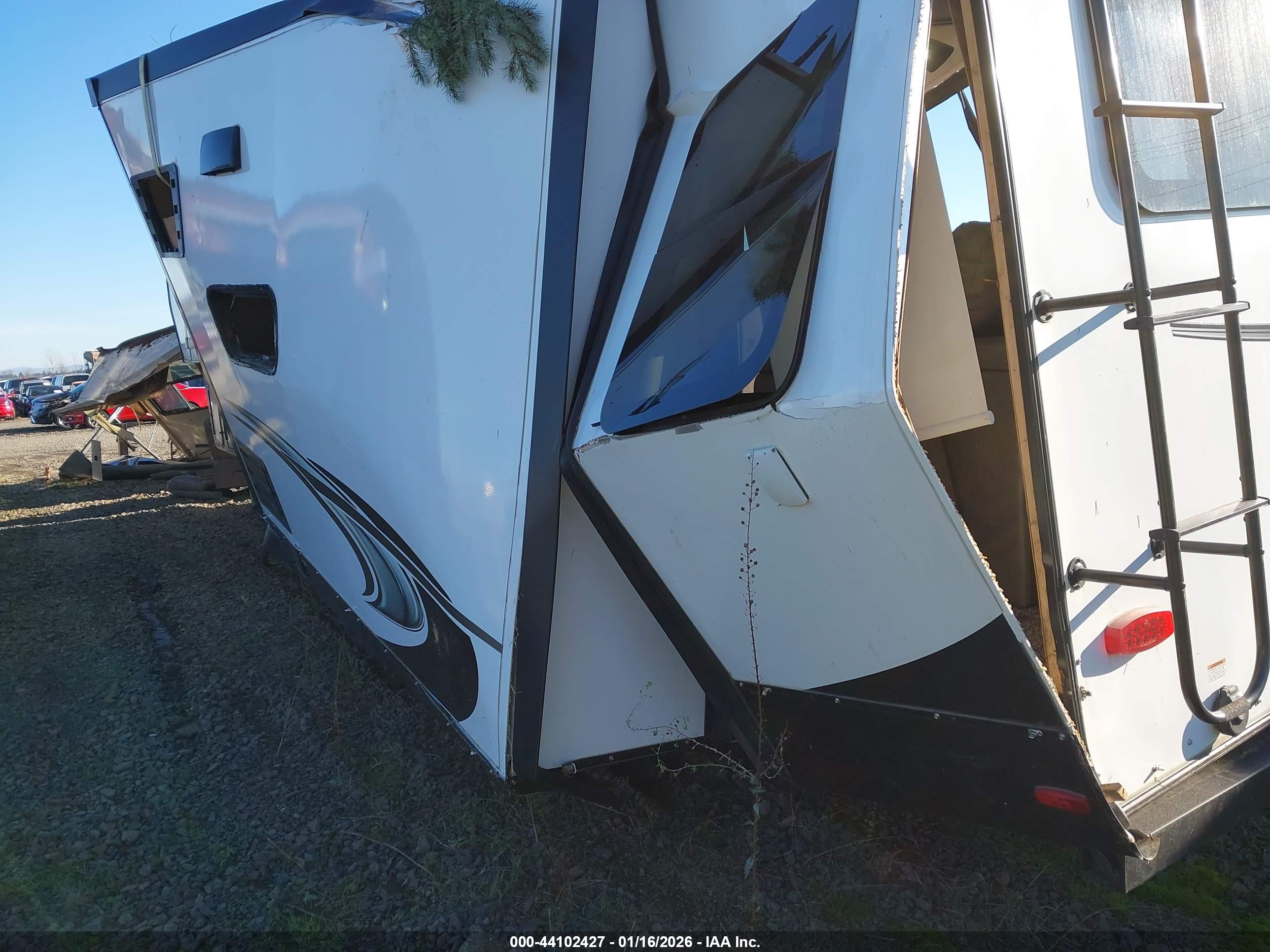 COACHMEN BROOKSTONE image 3