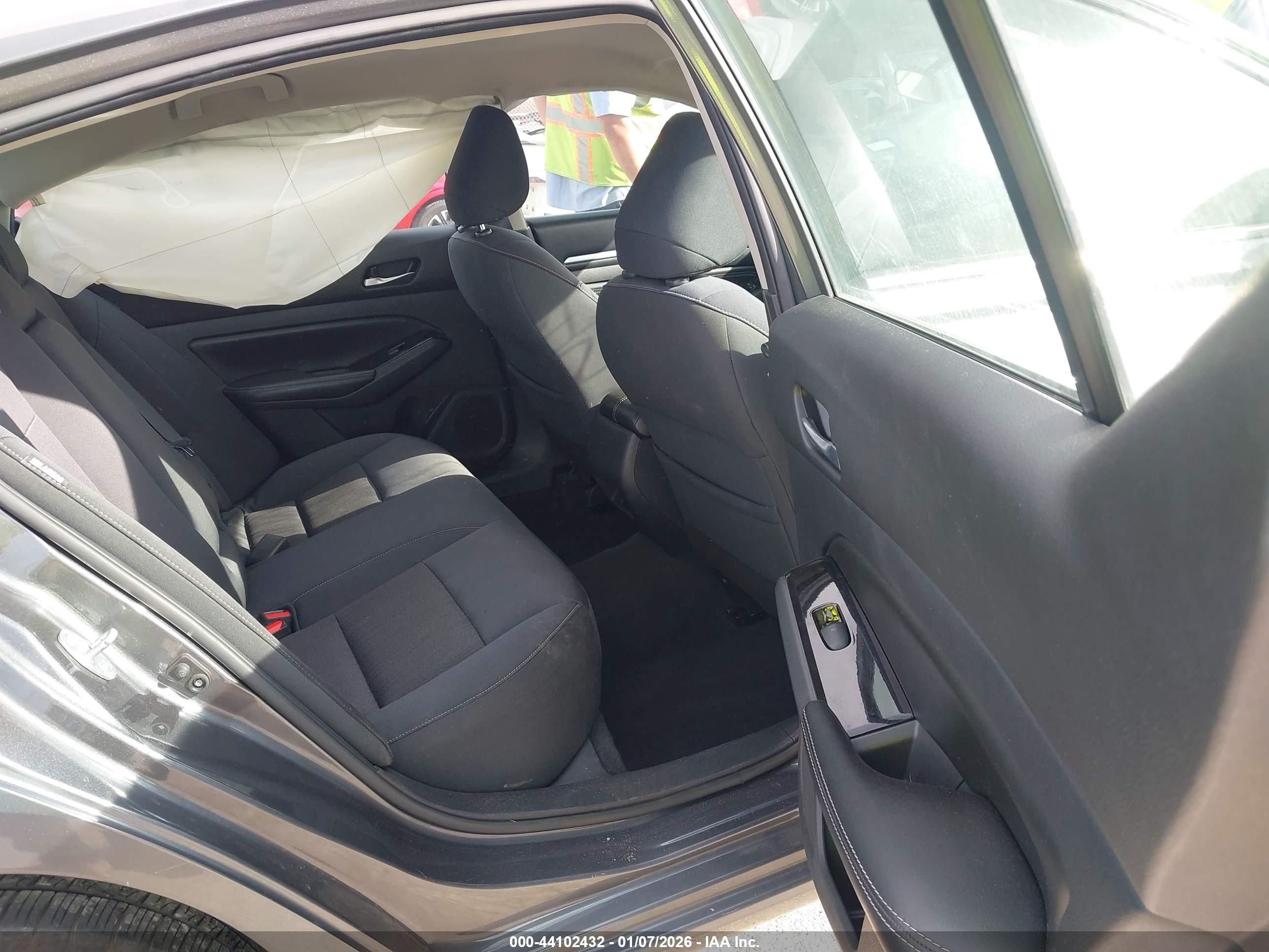 NISSAN ALTIMA image 8