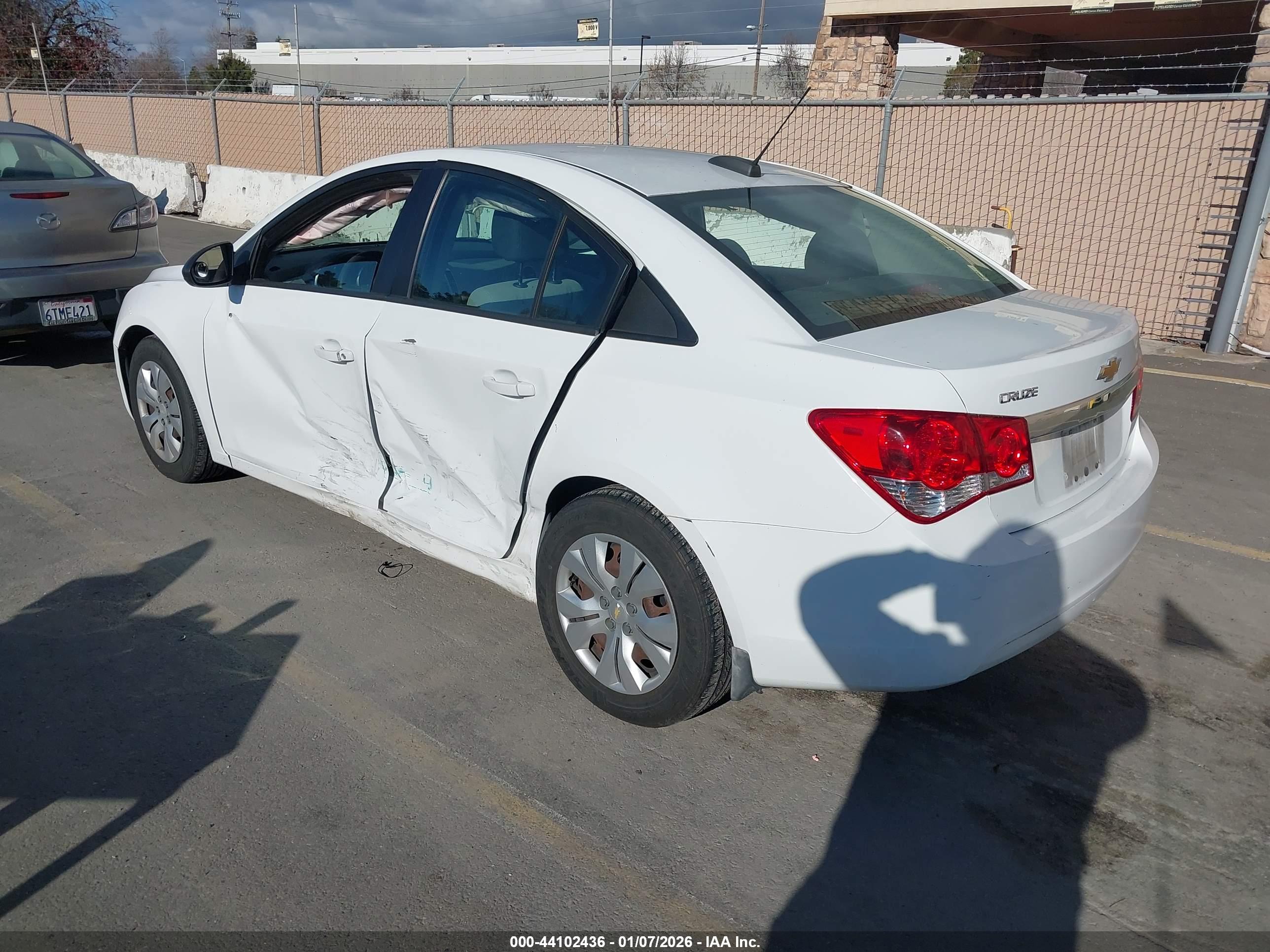 CHEVROLET CRUZE image 3