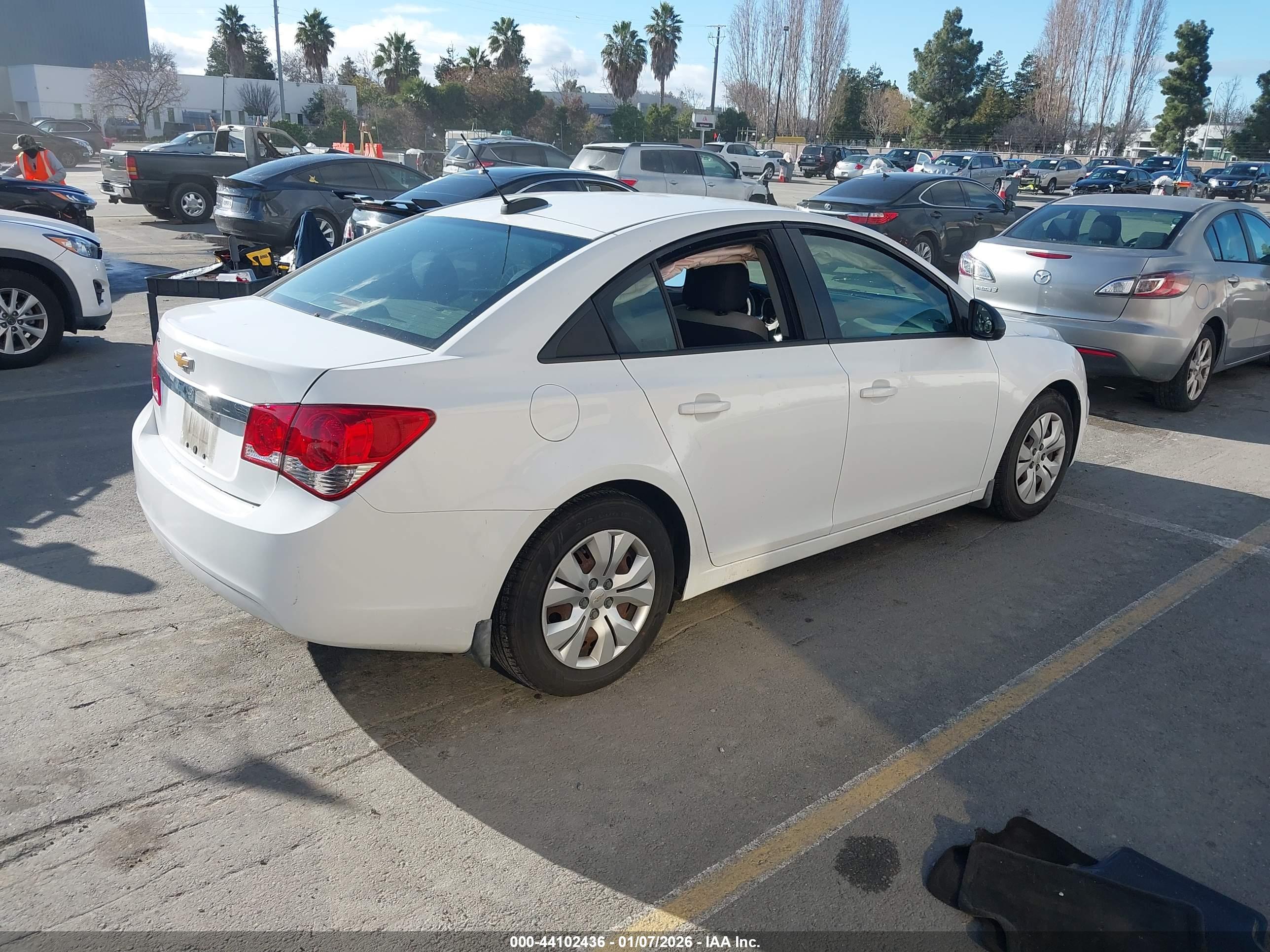 CHEVROLET CRUZE image 4