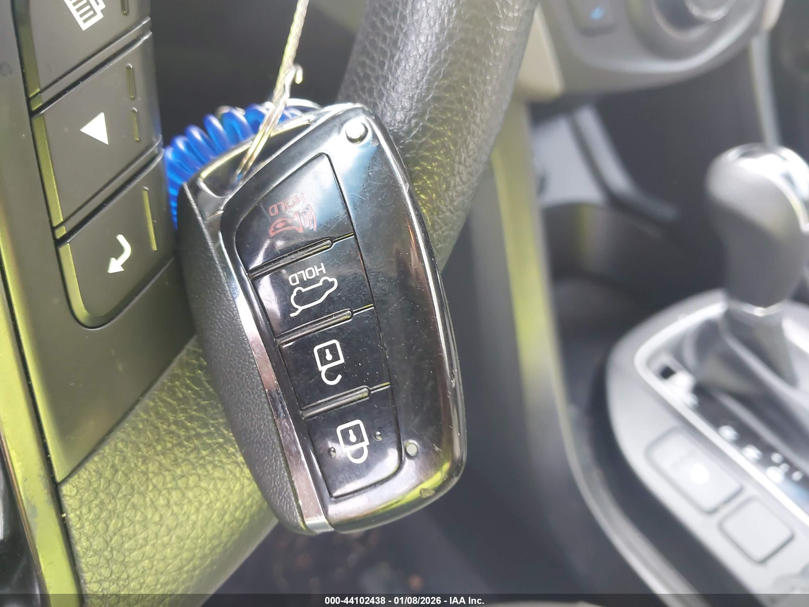 HYUNDAI SANTA image 11