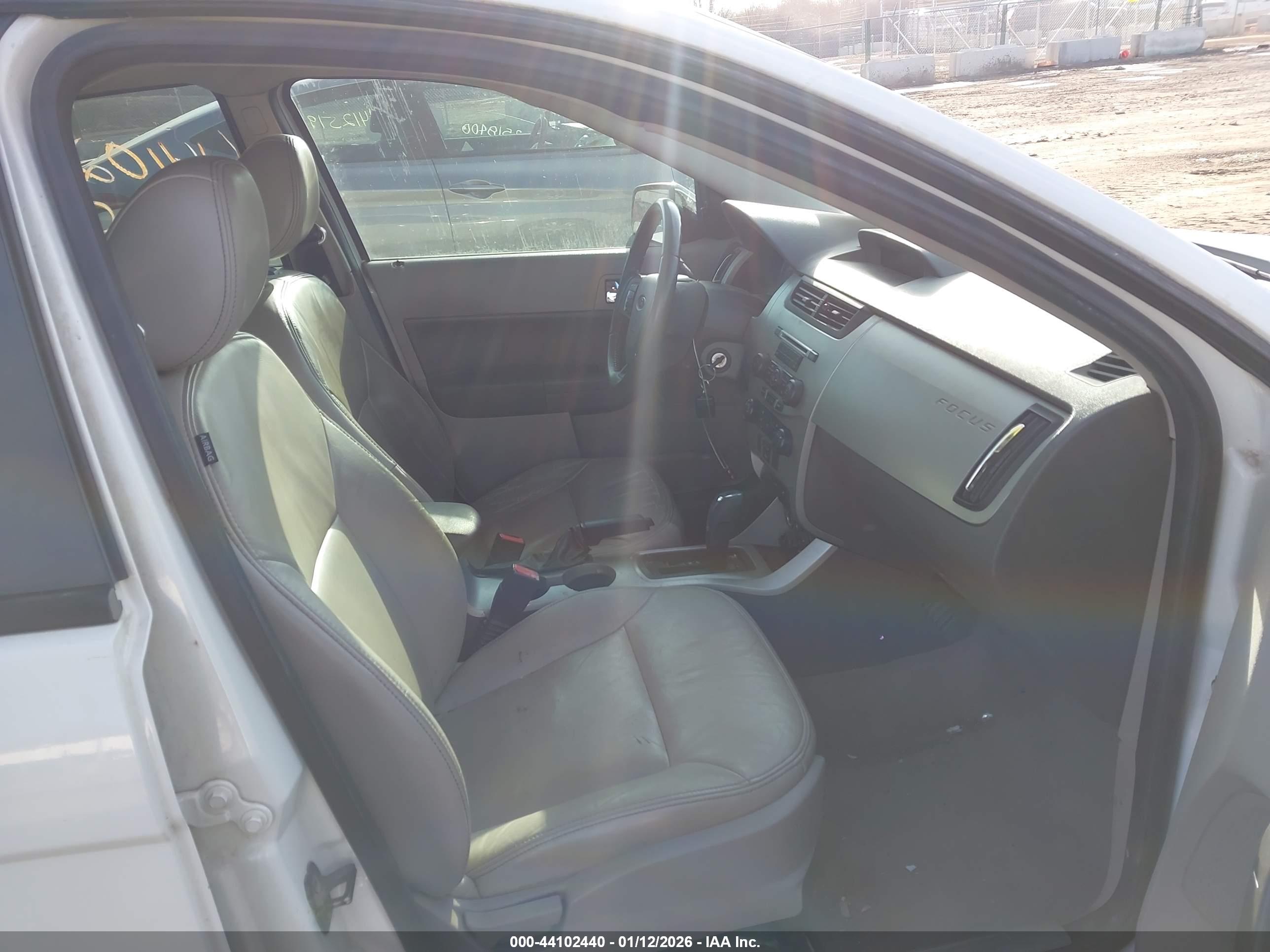 FORD FOCUS image 5