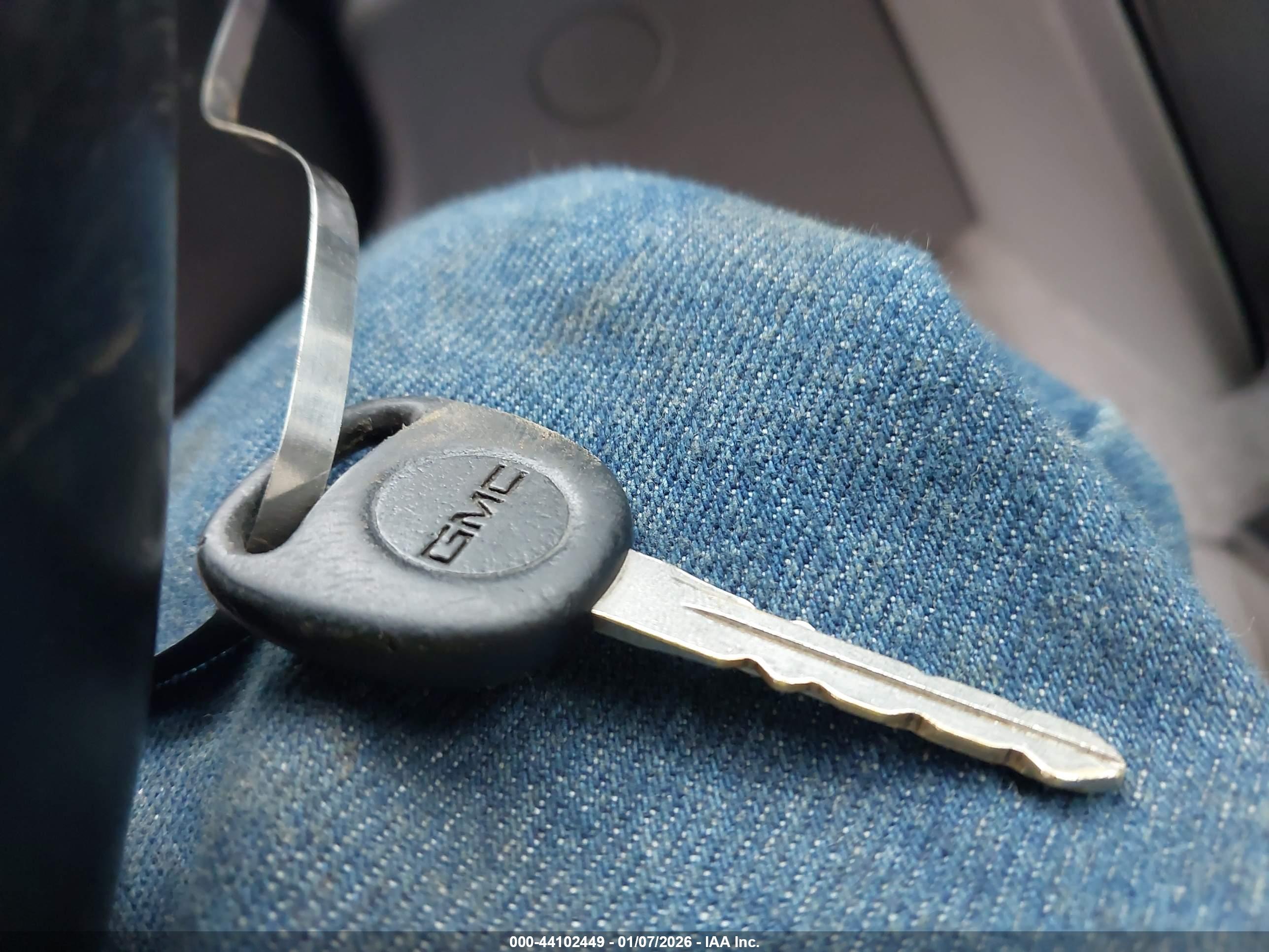 GMC ENVOY image 11