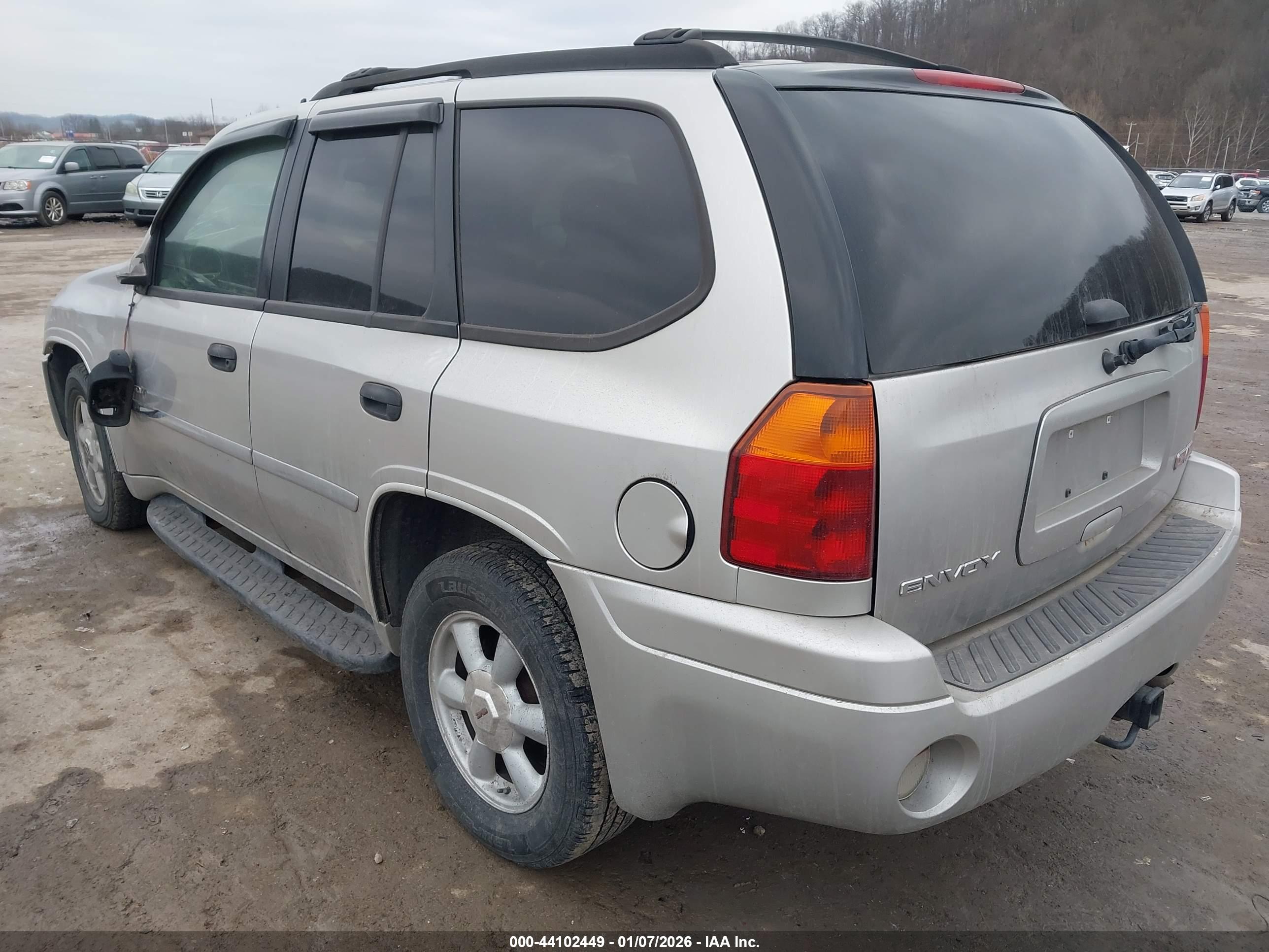 GMC ENVOY image 3