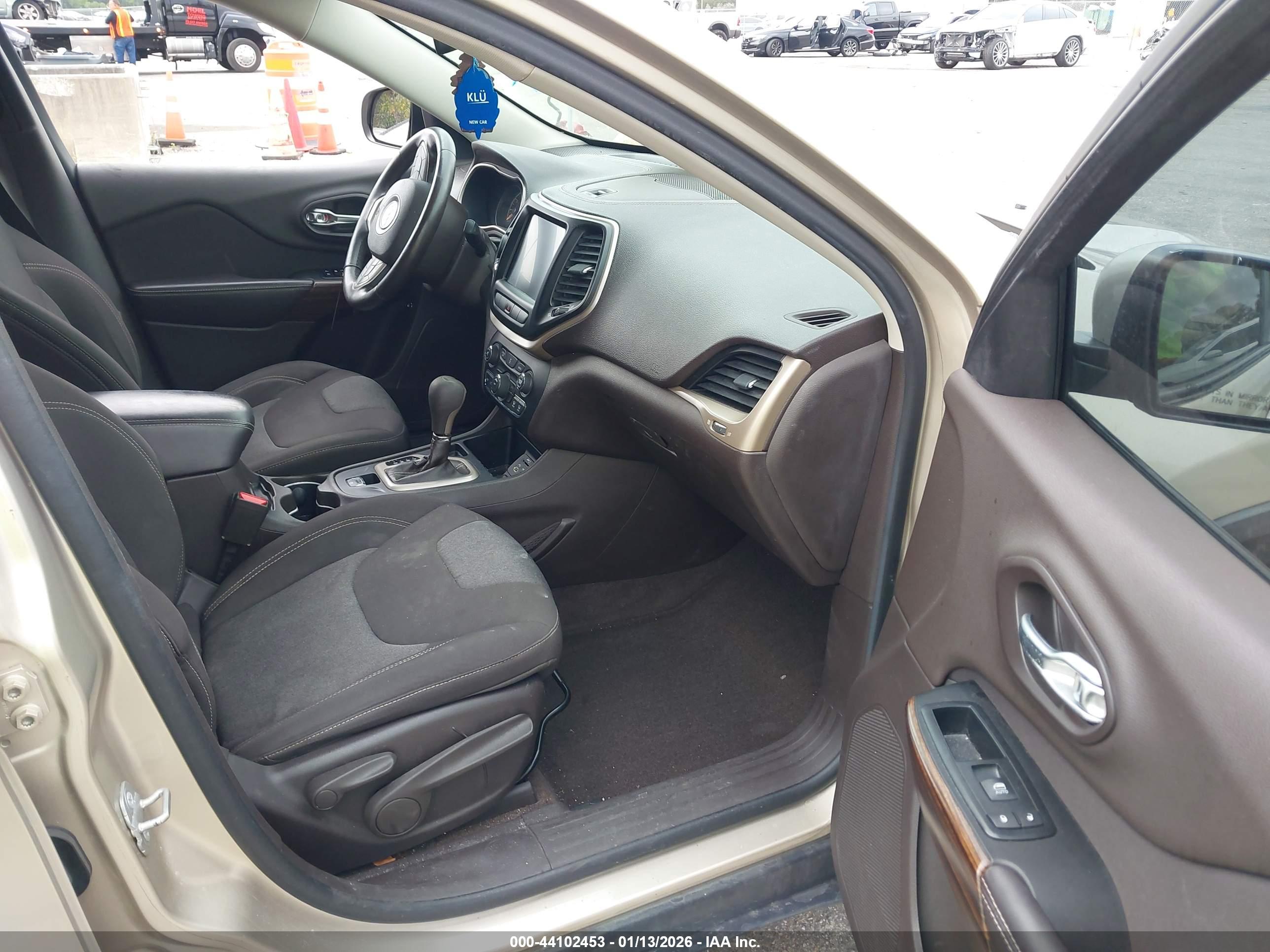 JEEP CHEROKEE image 5