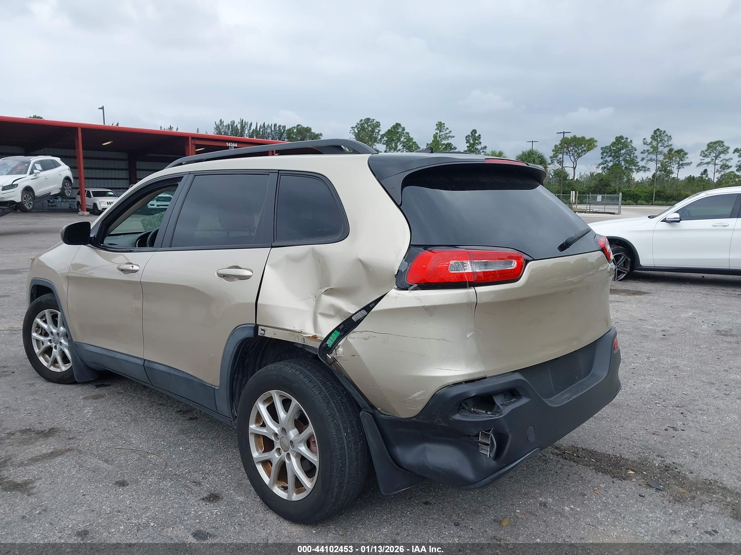 JEEP CHEROKEE image 6