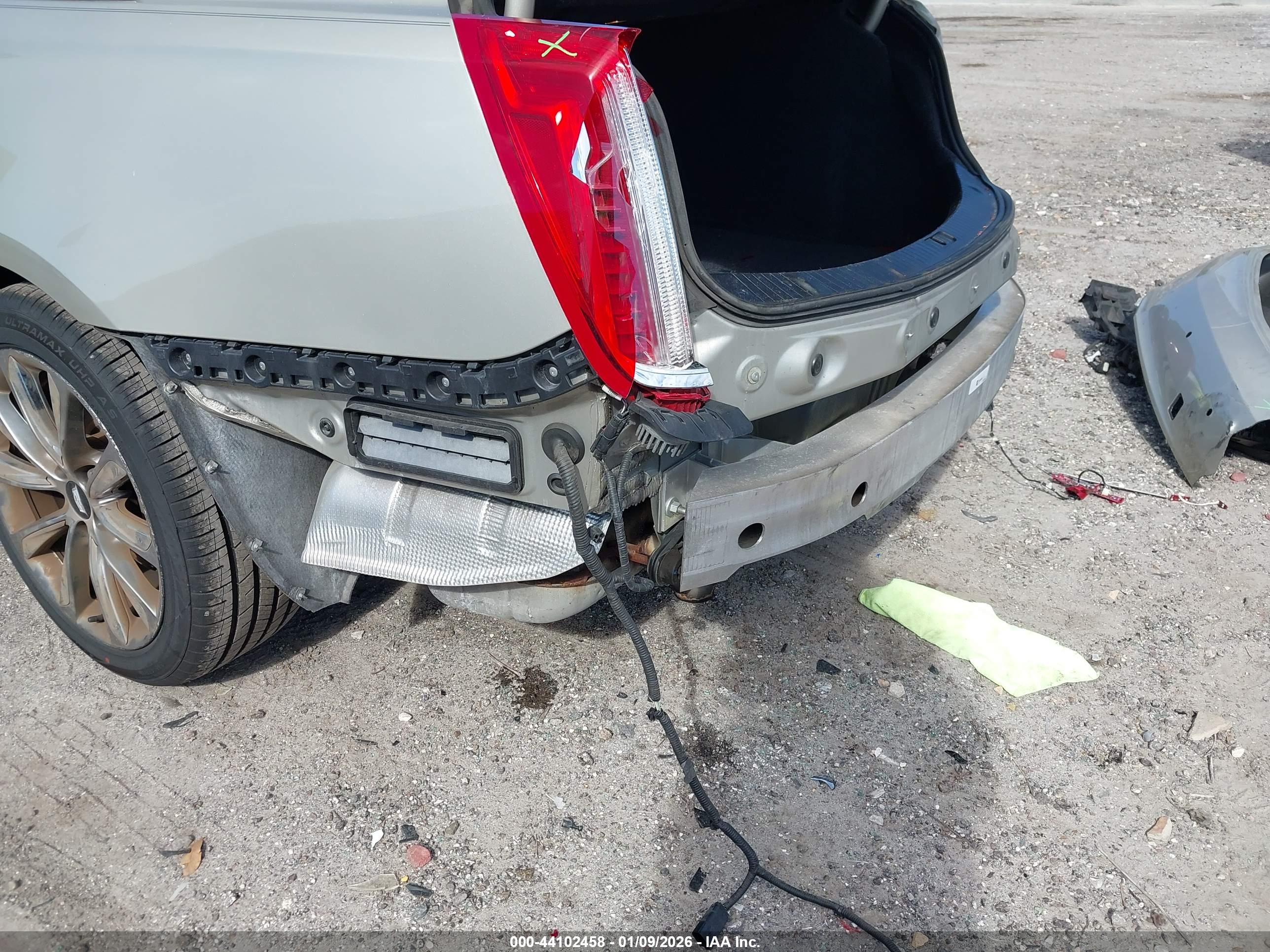 CADILLAC XTS image 6