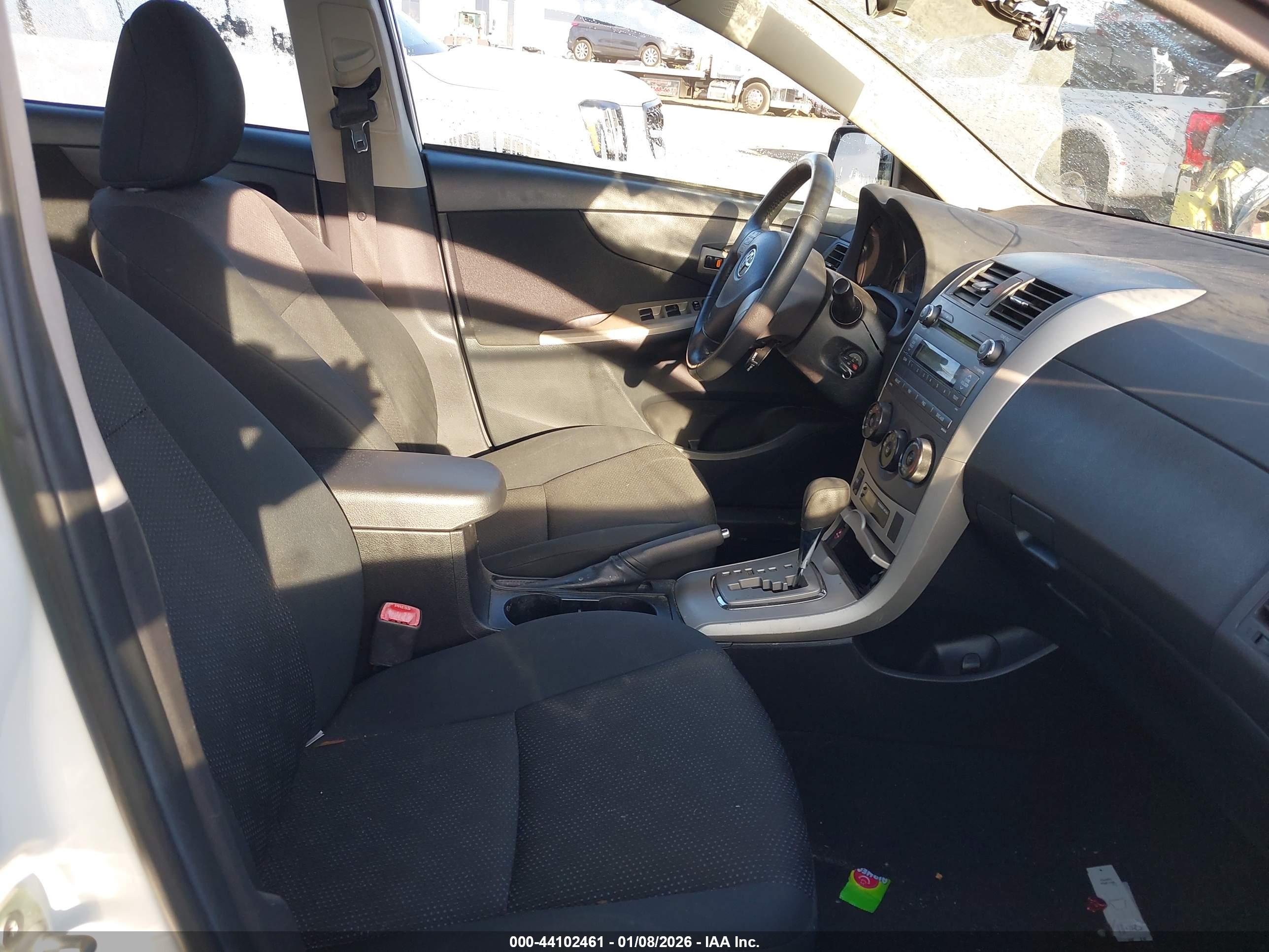 TOYOTA COROLLA image 5