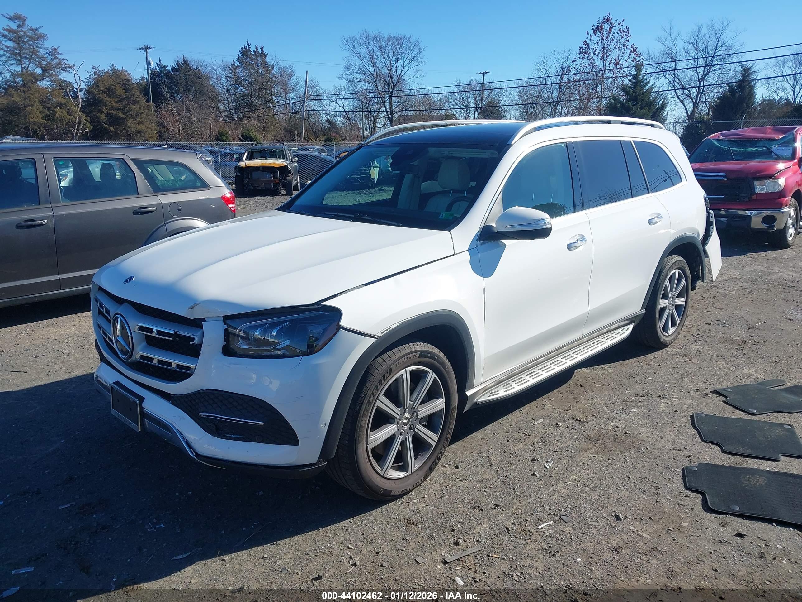 MERCEDES-BENZ GLS image 2