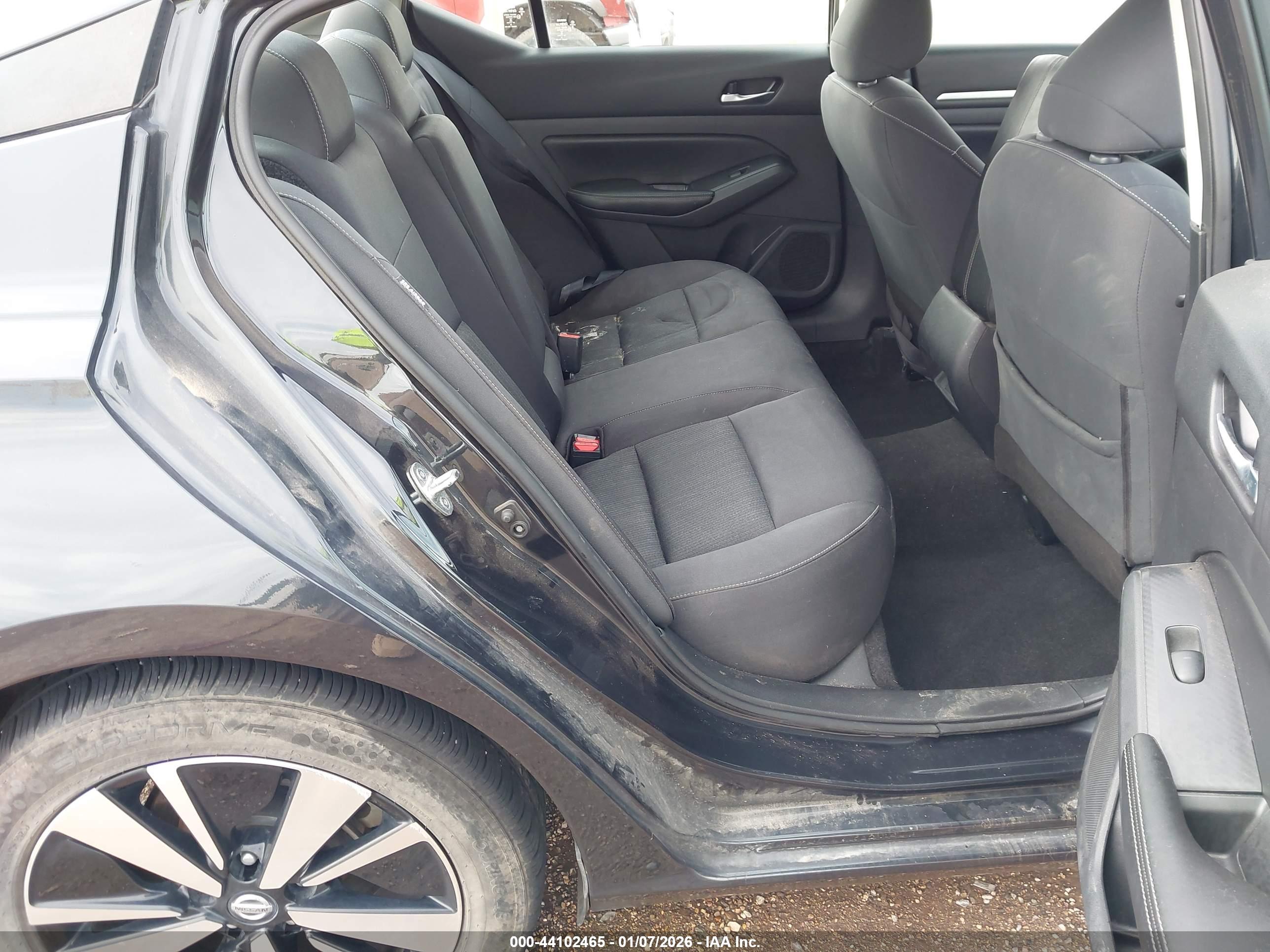 NISSAN ALTIMA image 8