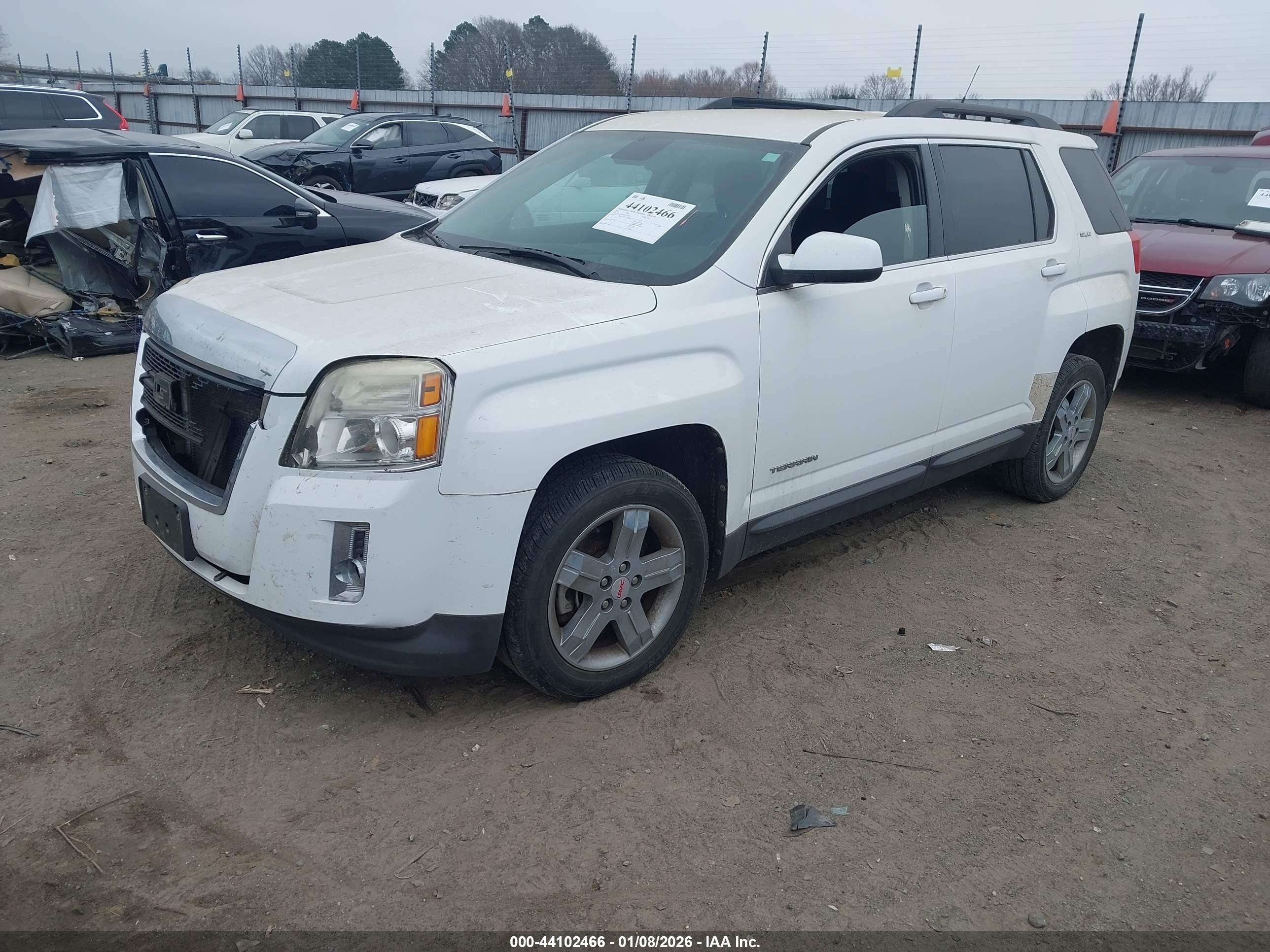 GMC TERRAIN image 2