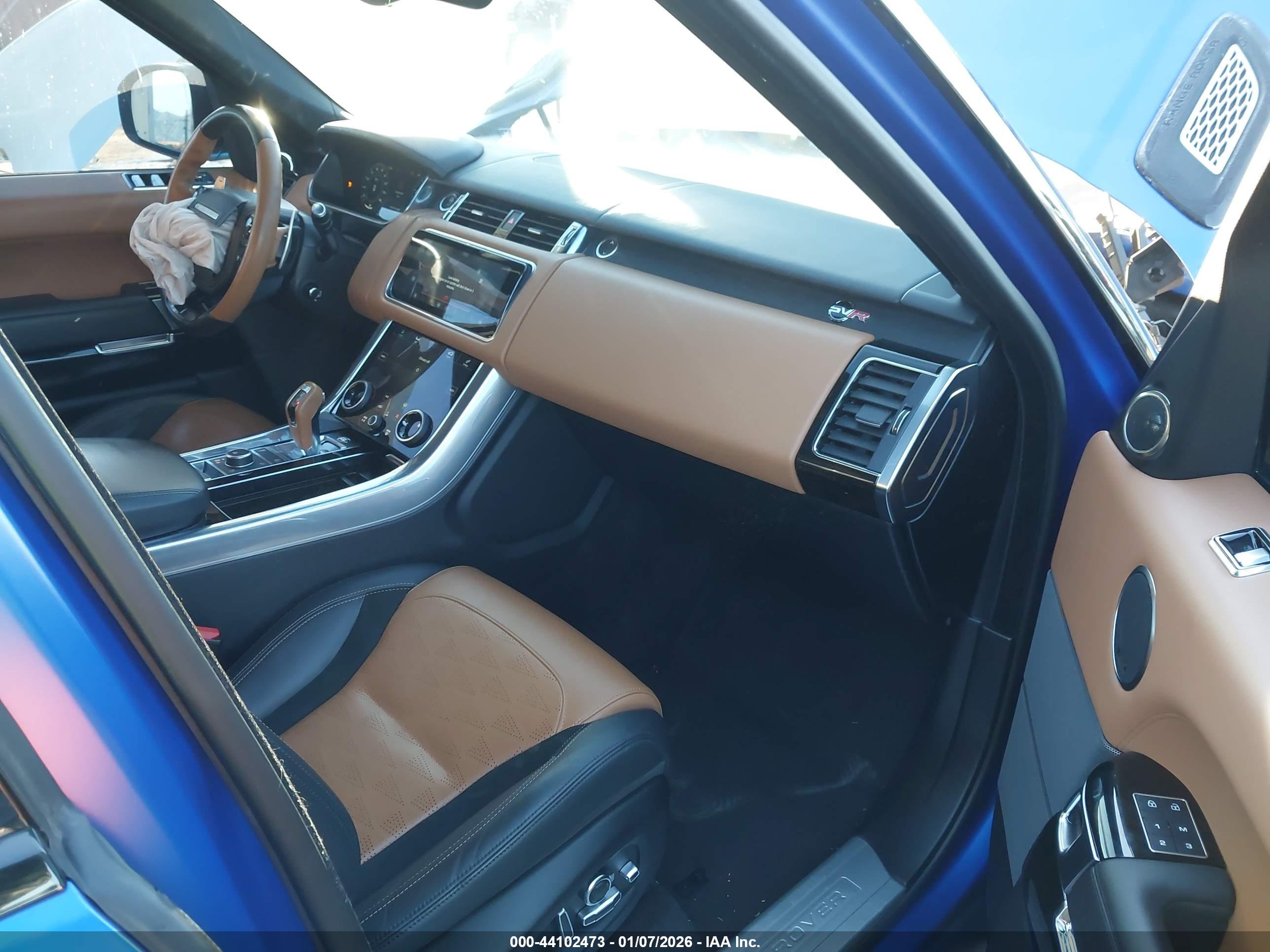 LAND ROVER image 5