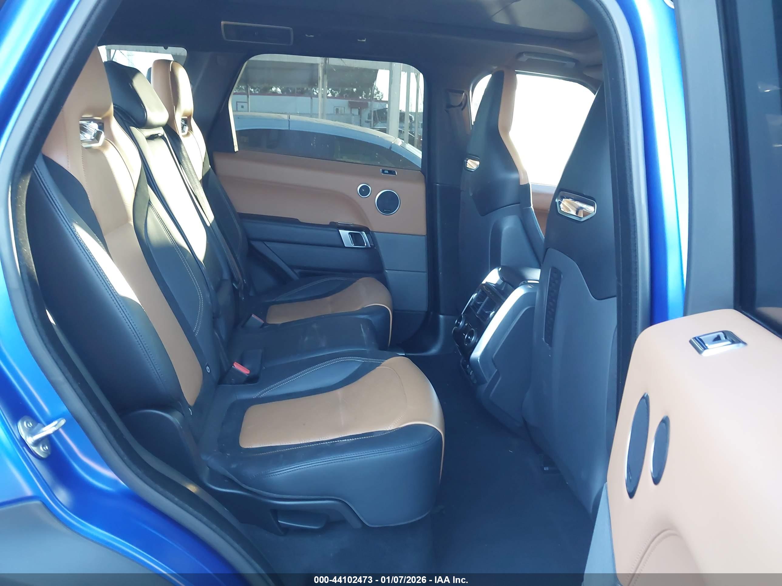 LAND ROVER image 8
