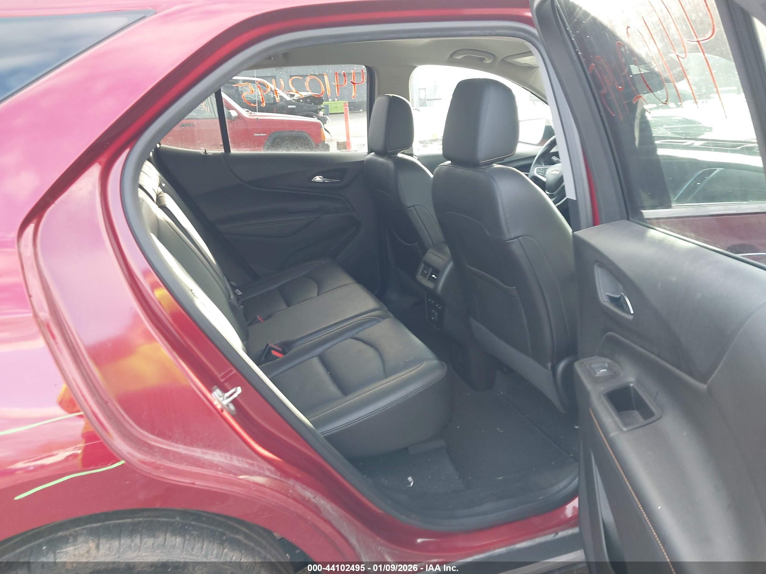 CHEVROLET EQUINOX image 8
