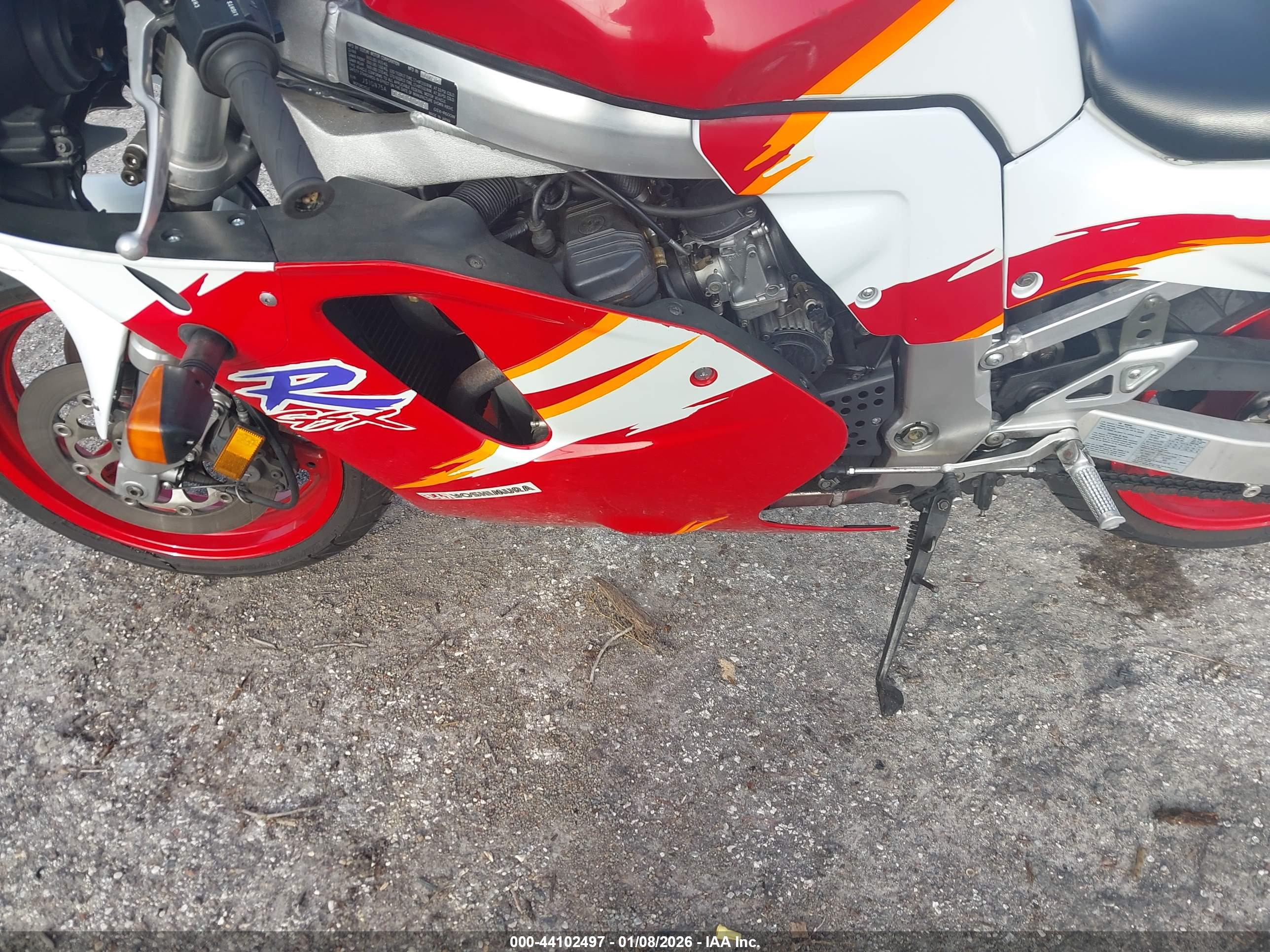 SUZUKI GSX-R600 image 9