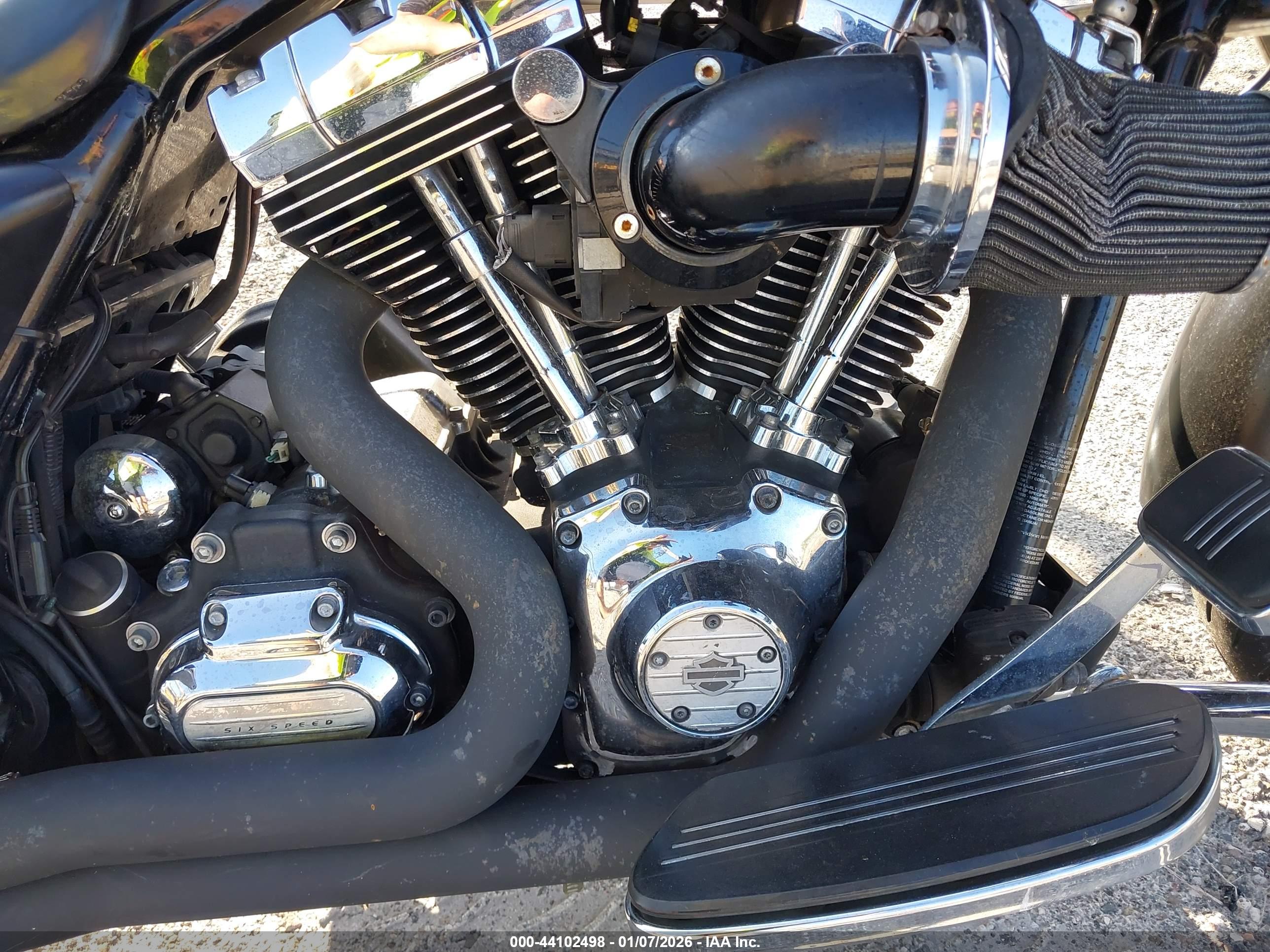 HARLEY-DAVIDSON FLHX image 8