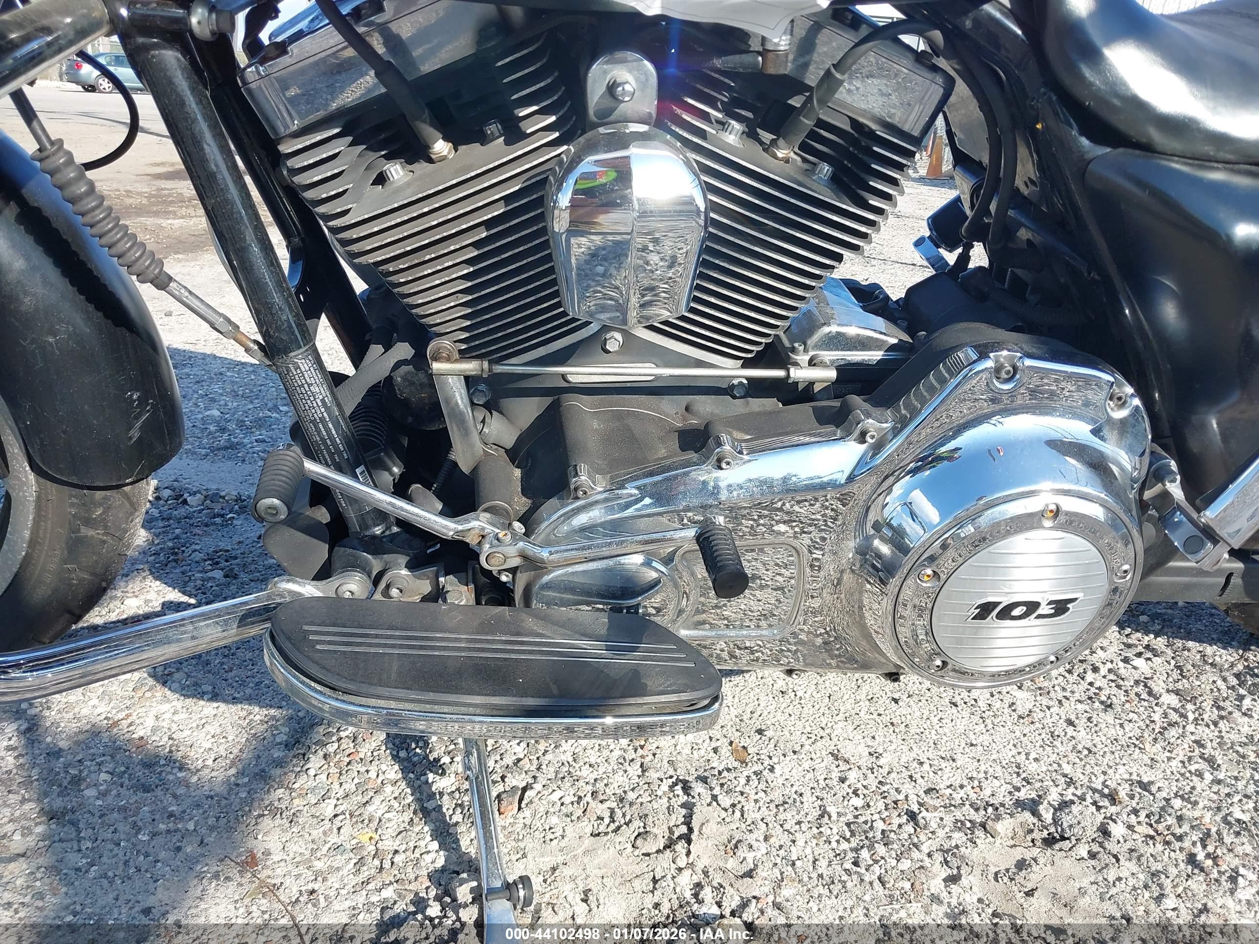 HARLEY-DAVIDSON FLHX image 9