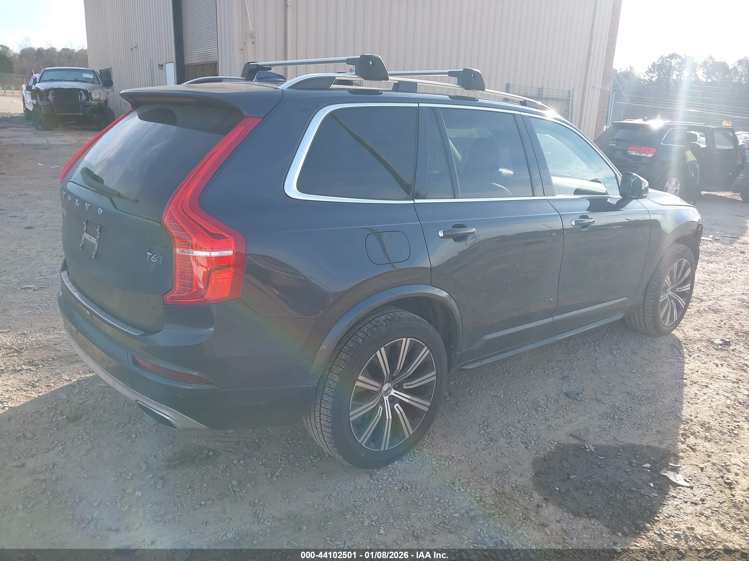 VOLVO XC90 image 4
