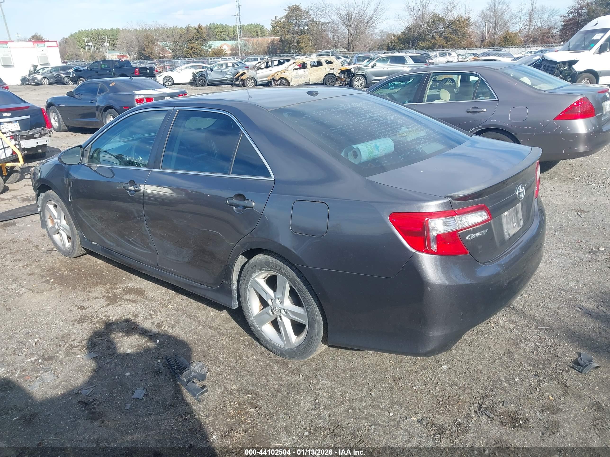 TOYOTA CAMRY image 3