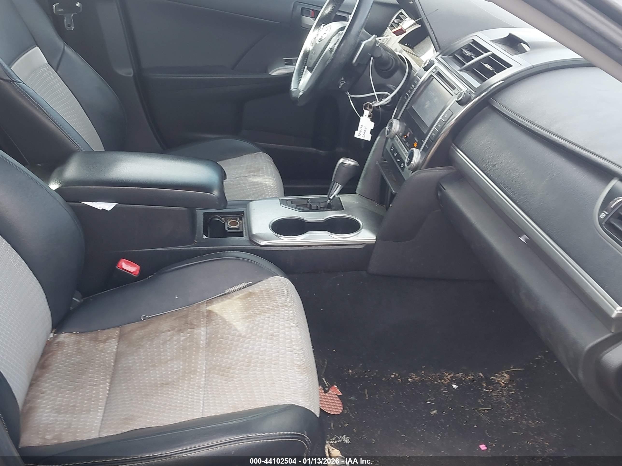 TOYOTA CAMRY image 5