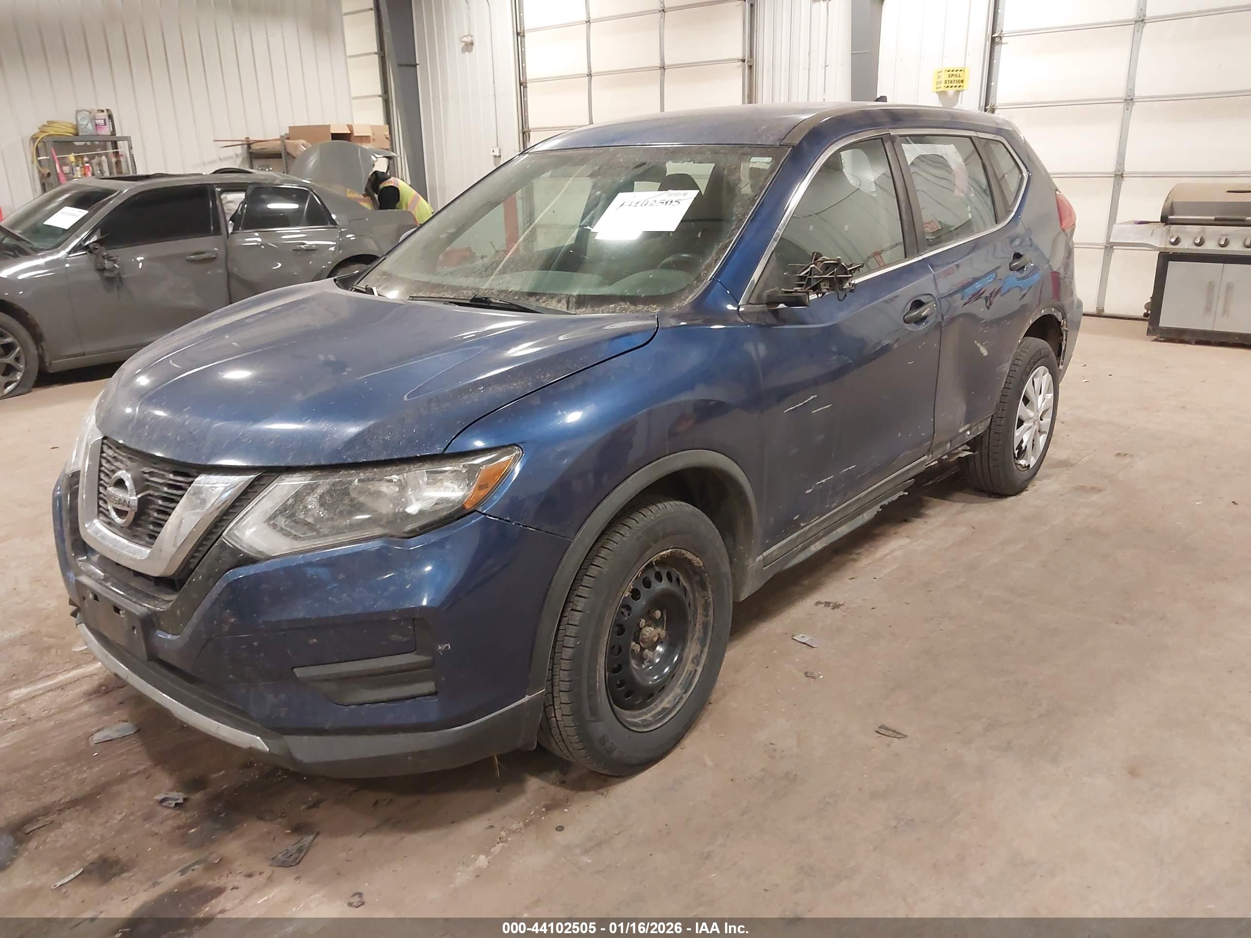 NISSAN ROGUE image 2