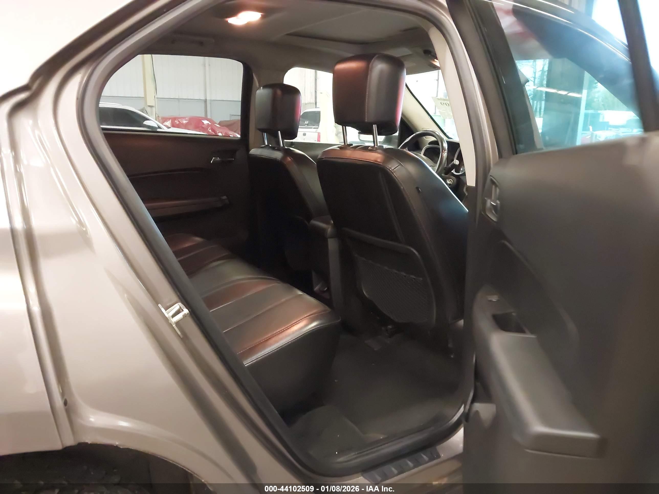 CHEVROLET EQUINOX image 8