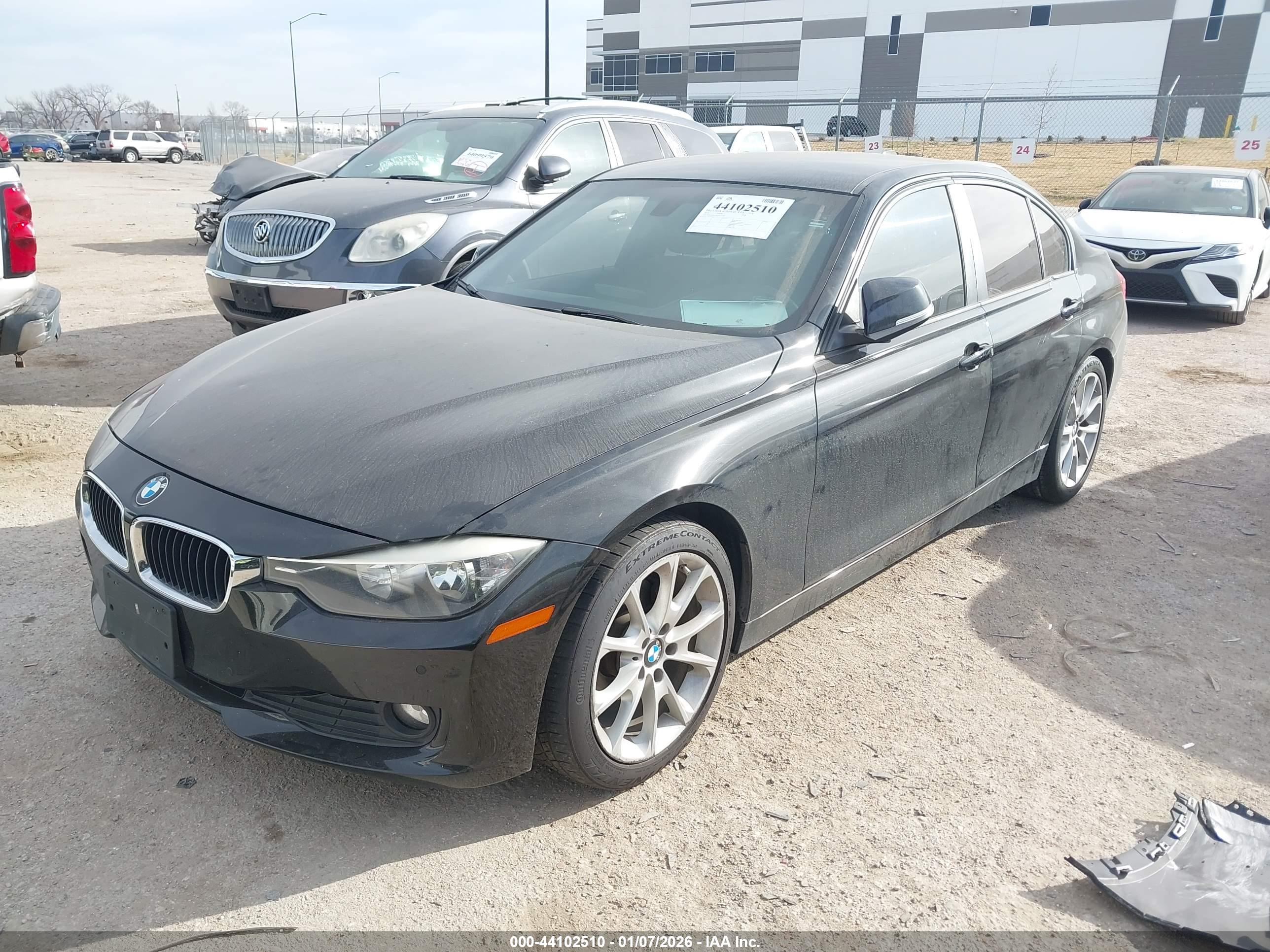 BMW 320I image 2