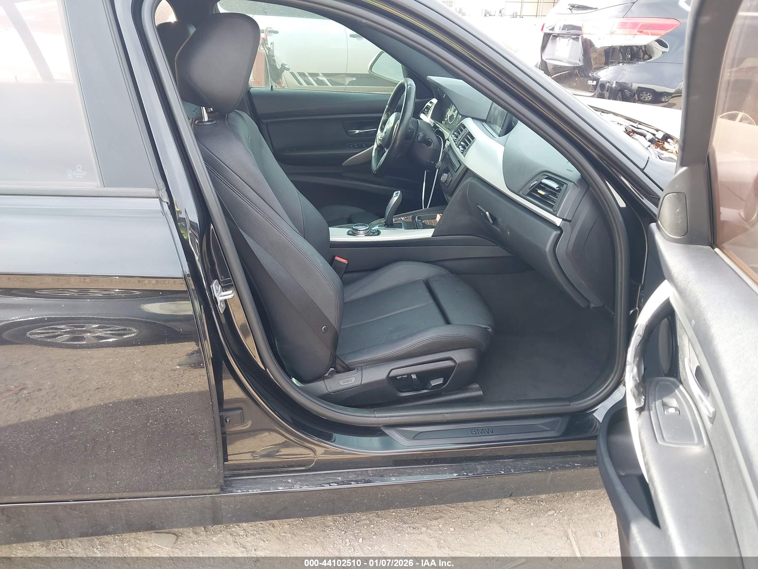 BMW 320I image 5