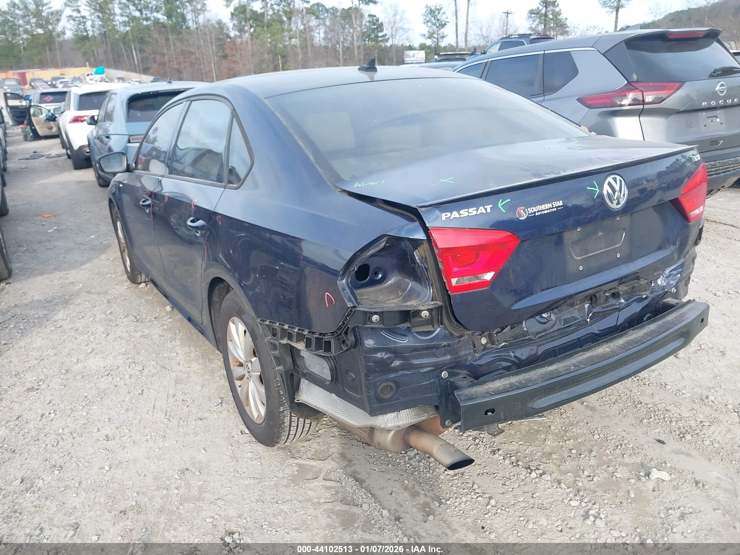 VOLKSWAGEN PASSAT image 3