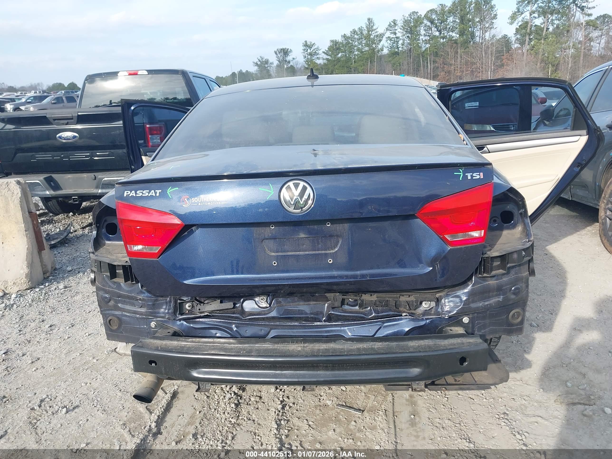 VOLKSWAGEN PASSAT image 6