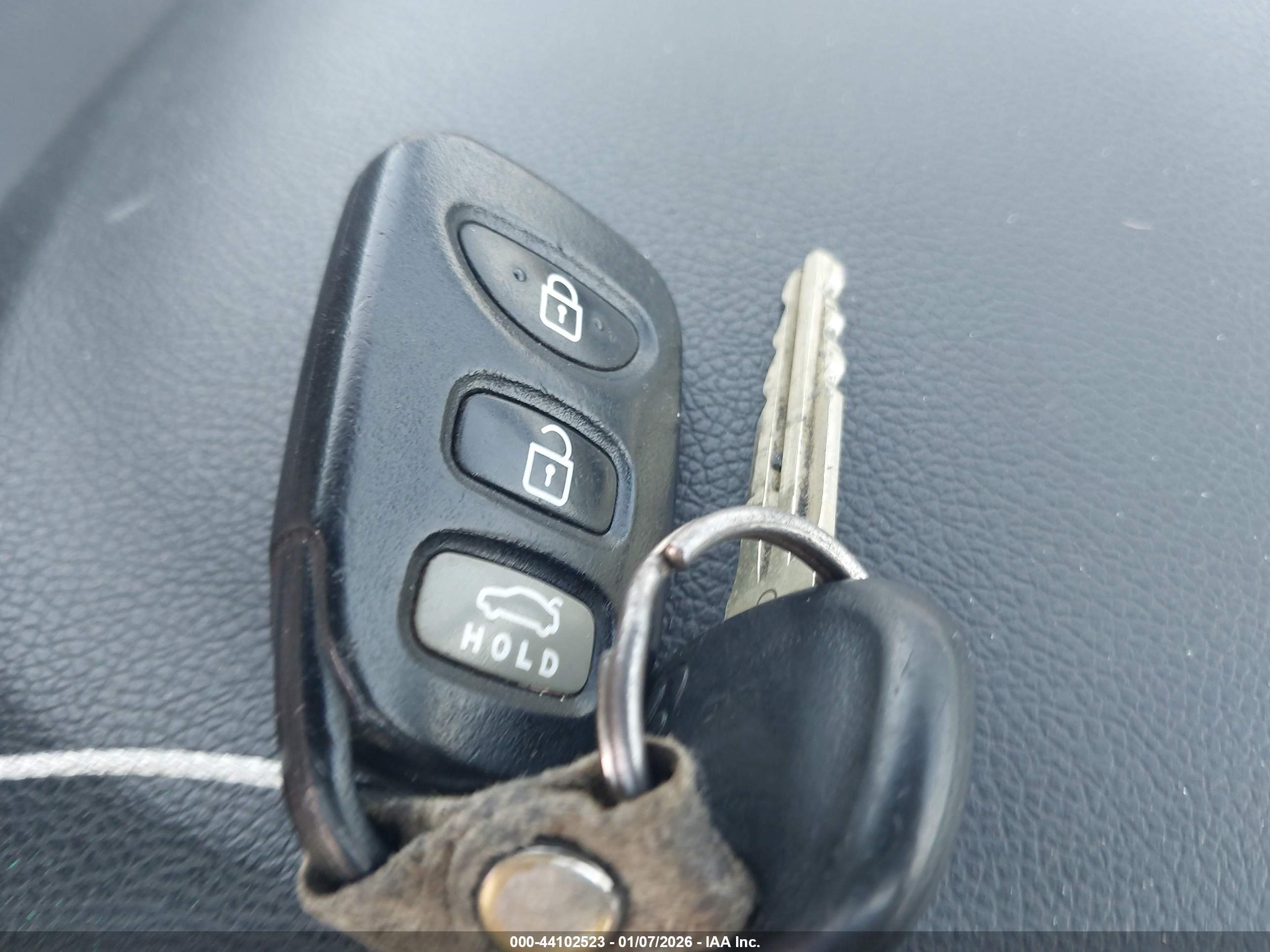 HYUNDAI ELANTRA image 11