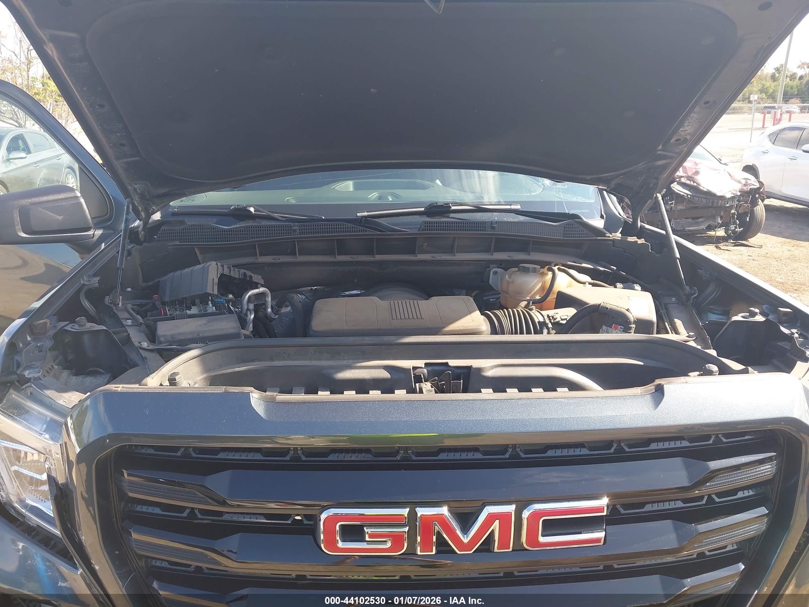 GMC SIERRA image 10