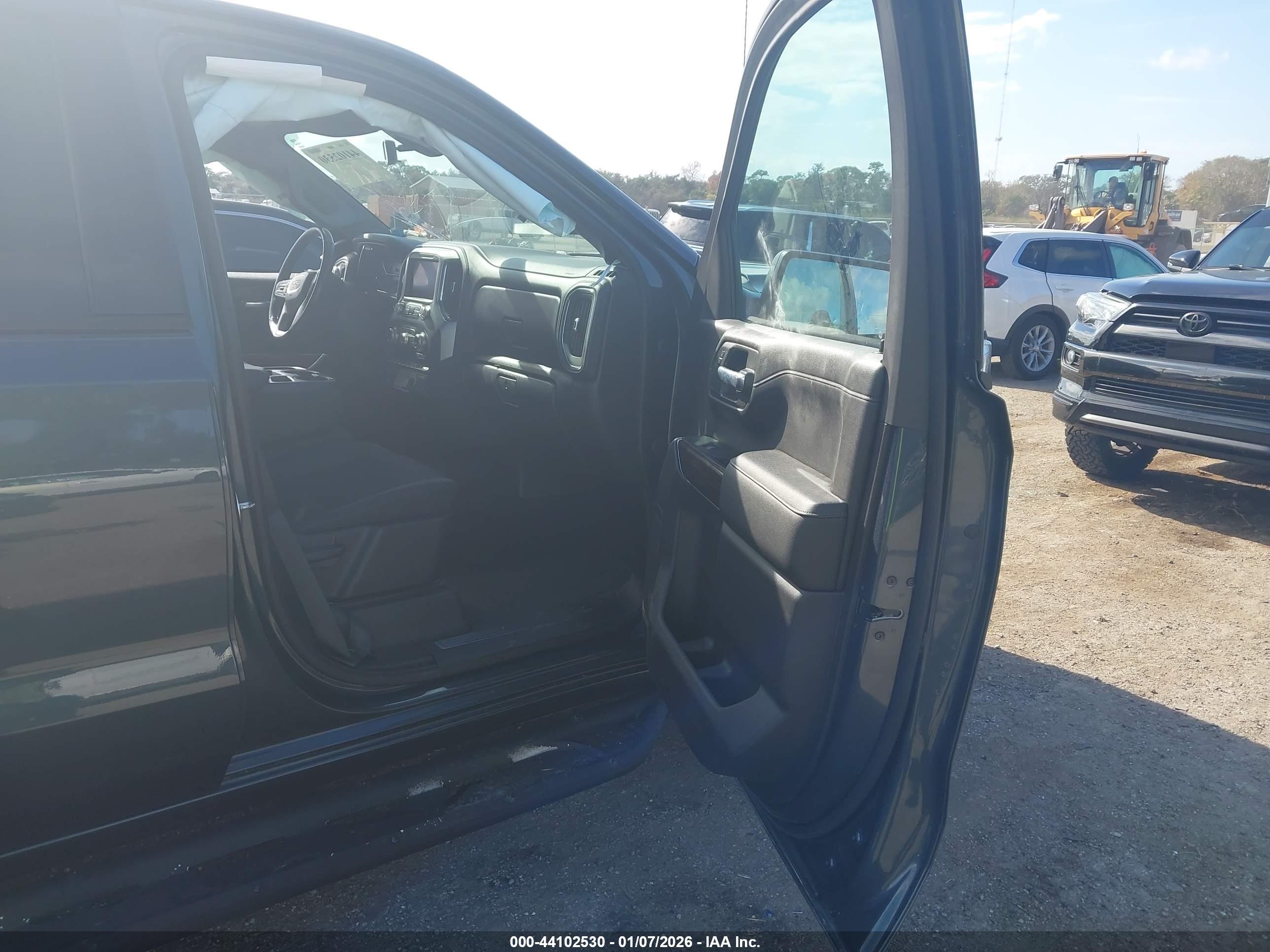 GMC SIERRA image 5