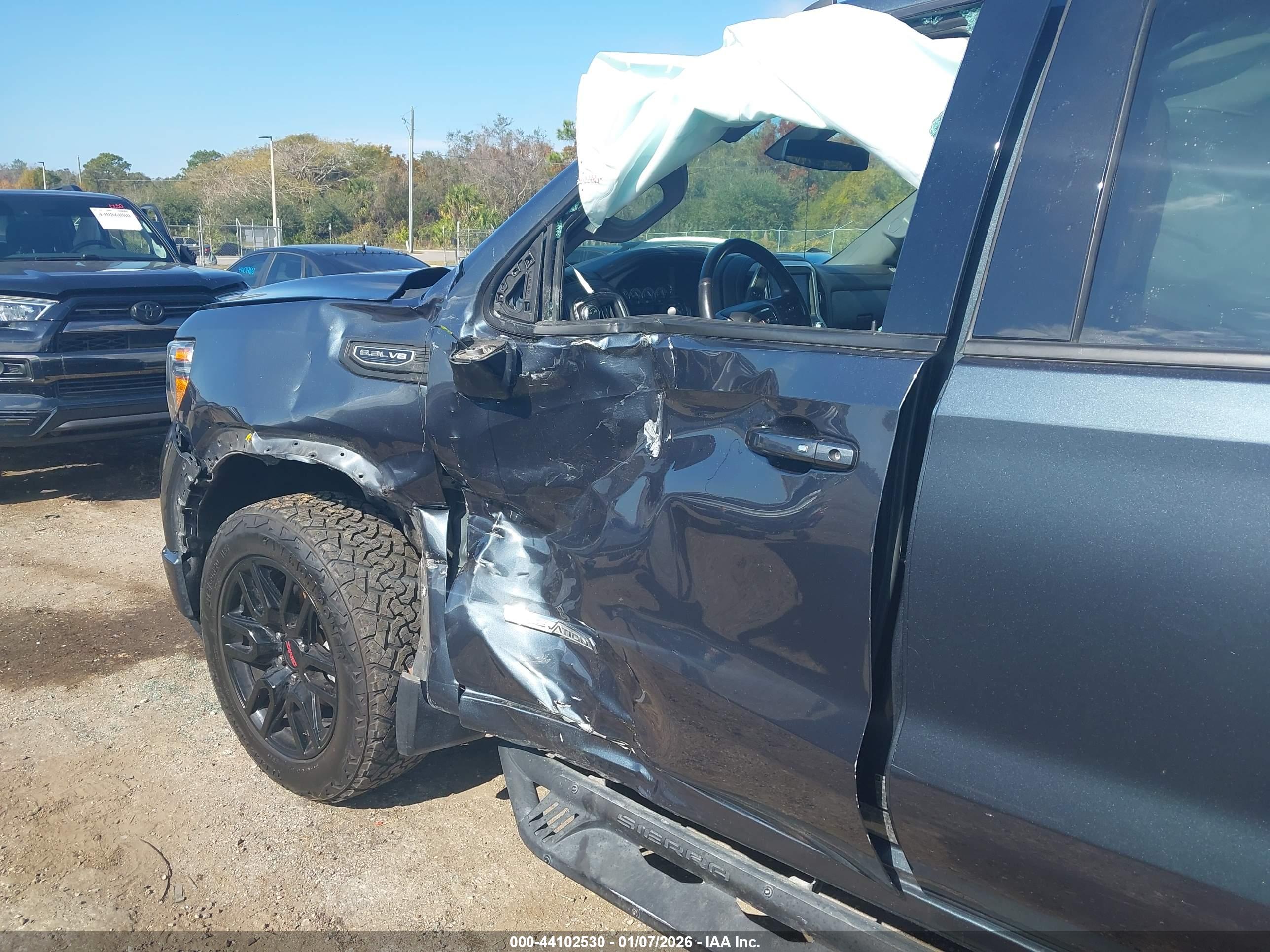 GMC SIERRA image 6