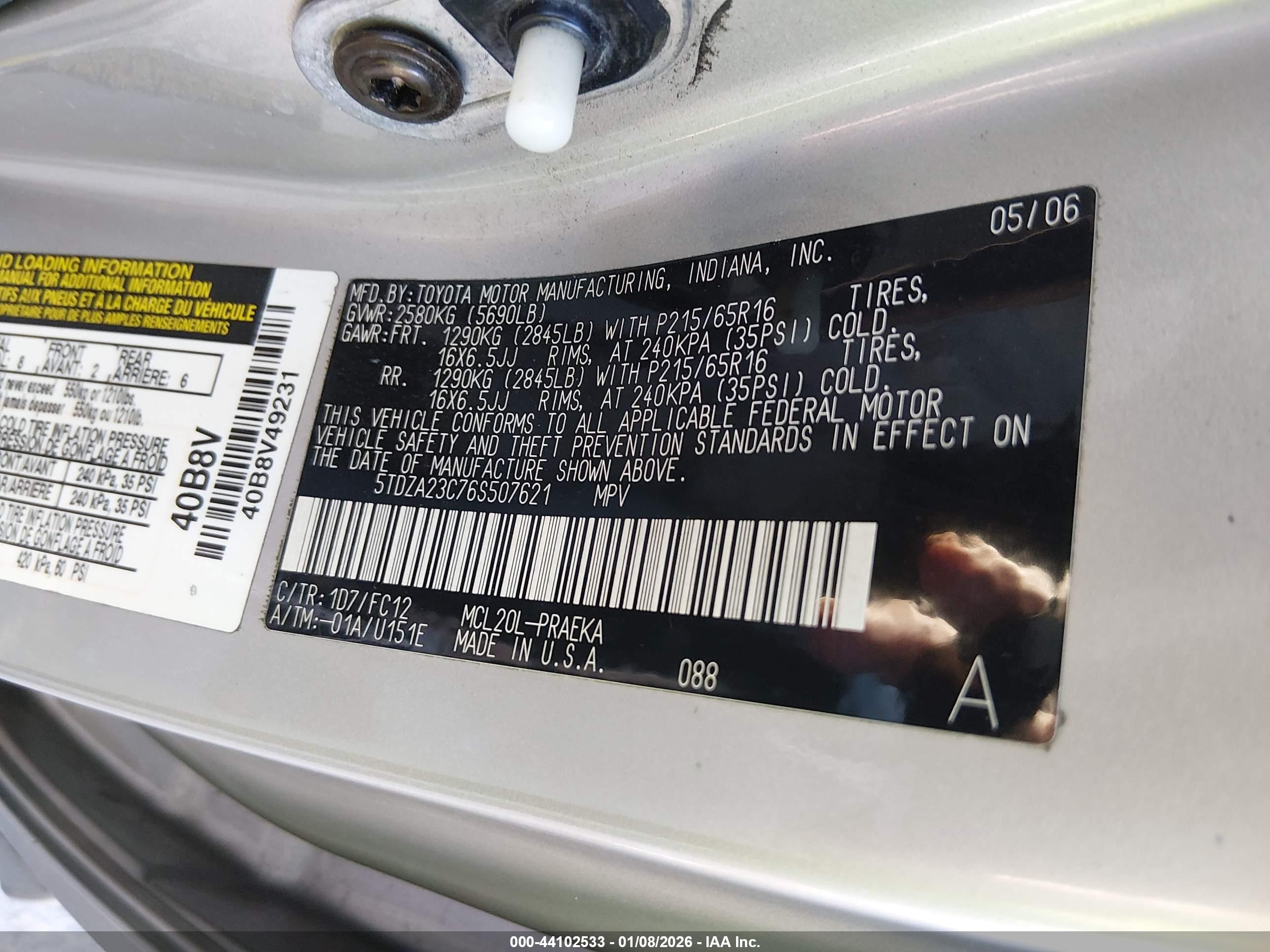 TOYOTA SIENNA image 9