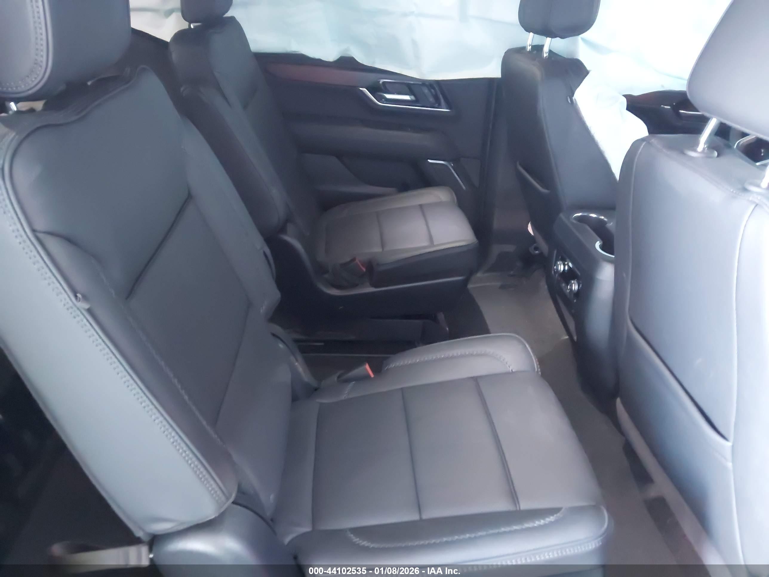GMC YUKON image 8