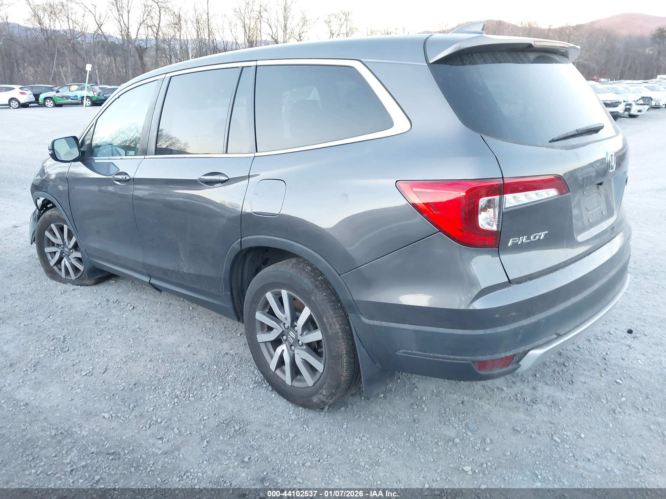 HONDA PILOT image 3