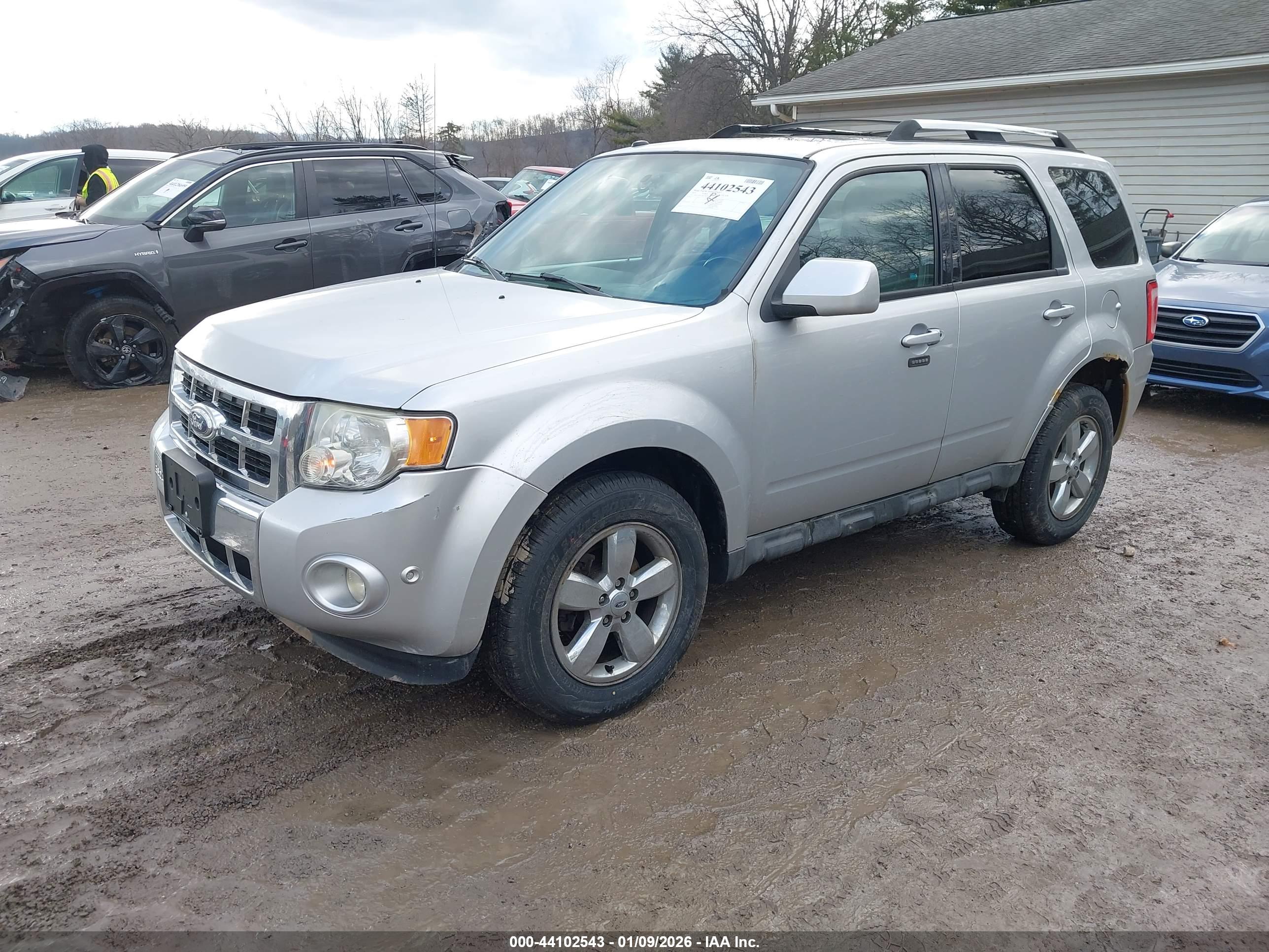 FORD ESCAPE image 2