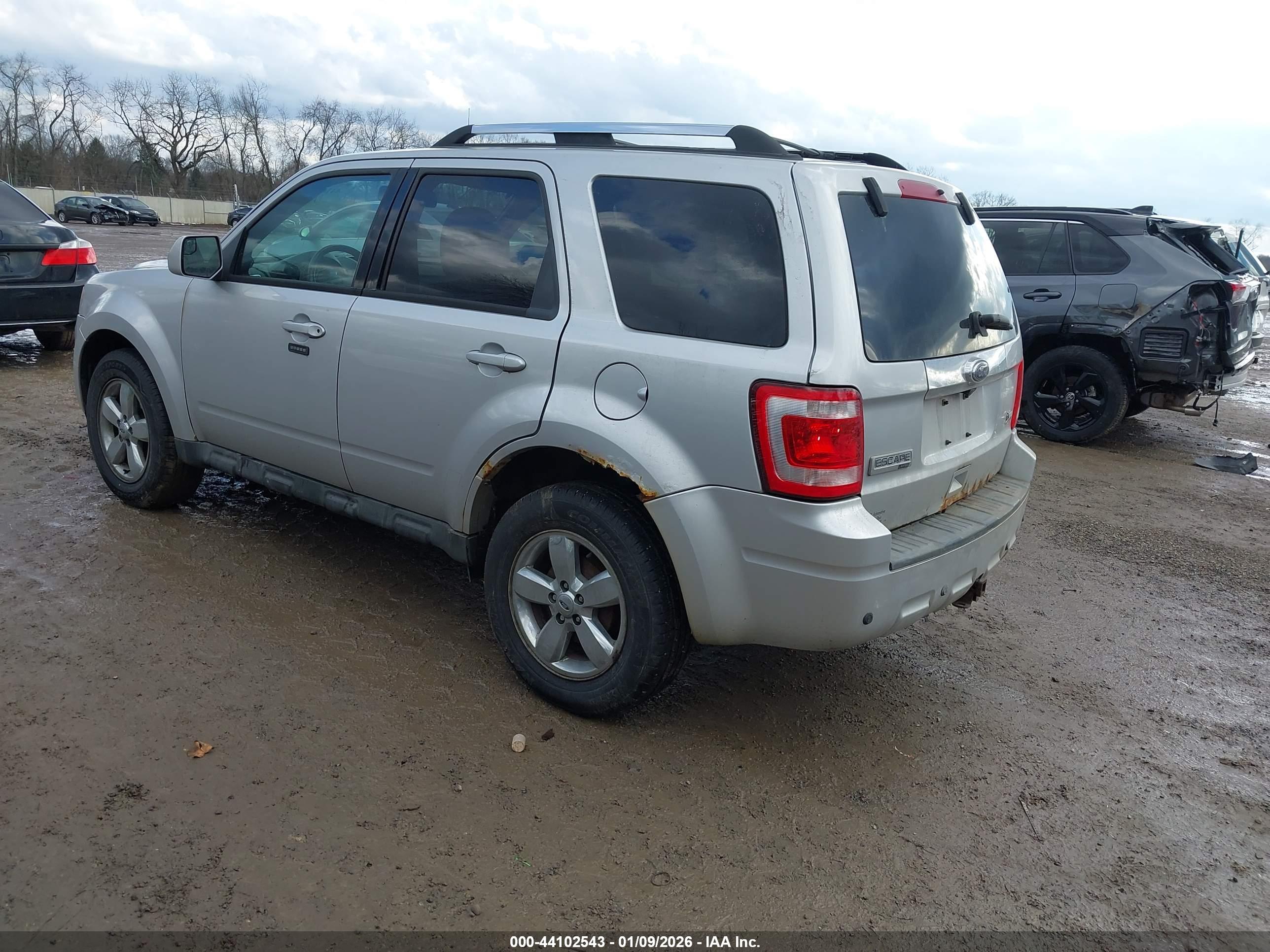 FORD ESCAPE image 3