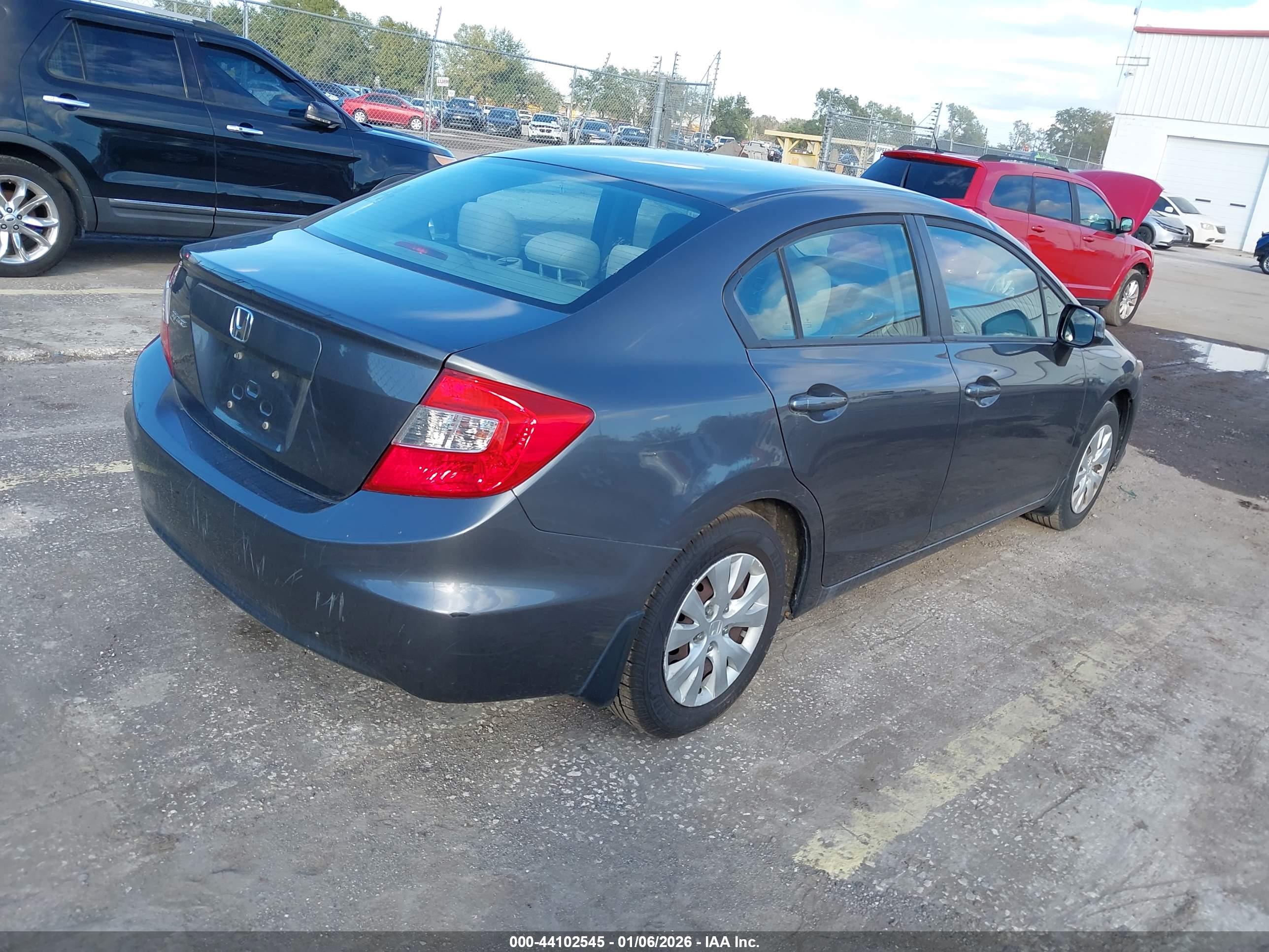 HONDA CIVIC image 4