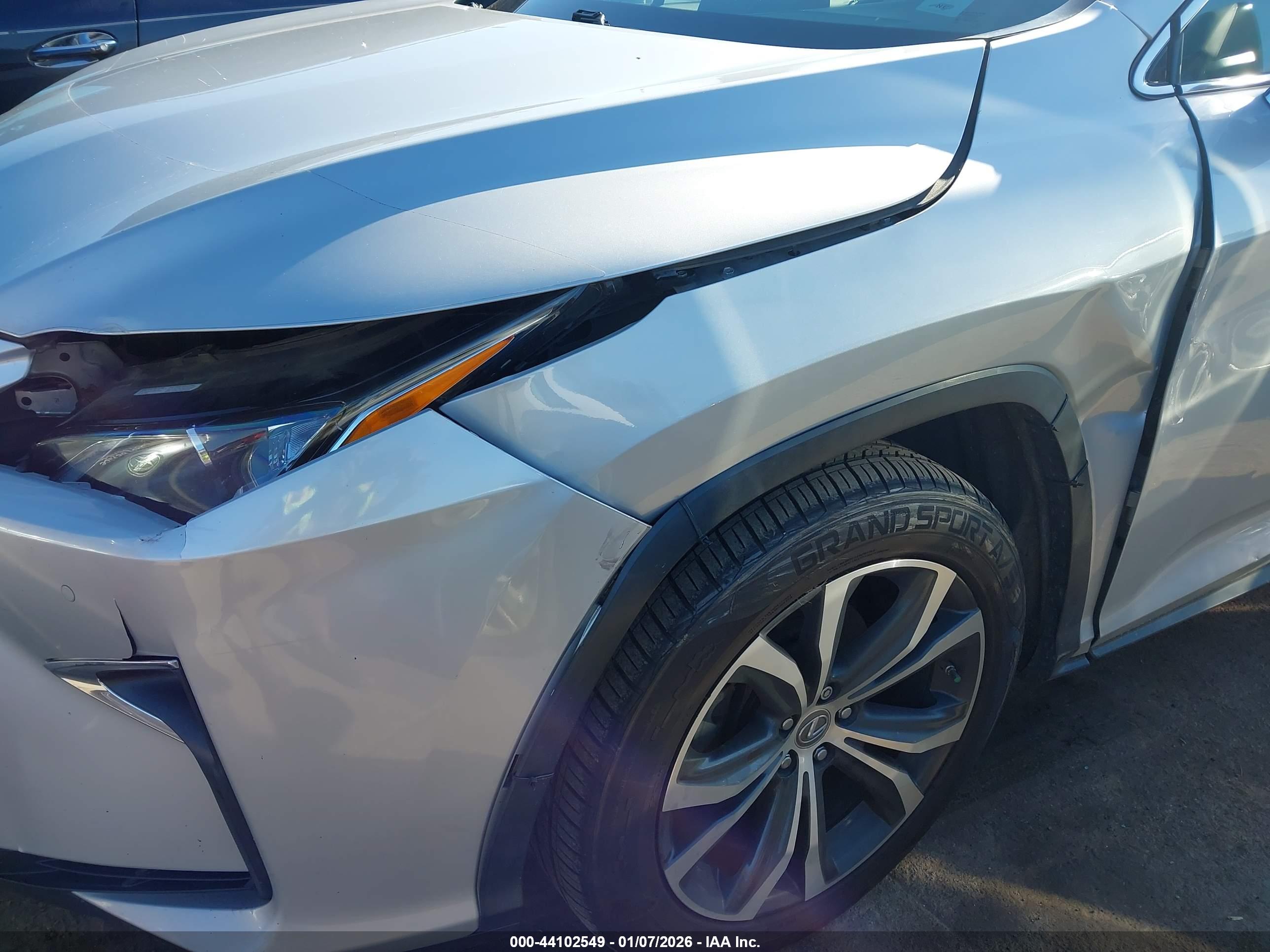 LEXUS RX image 6