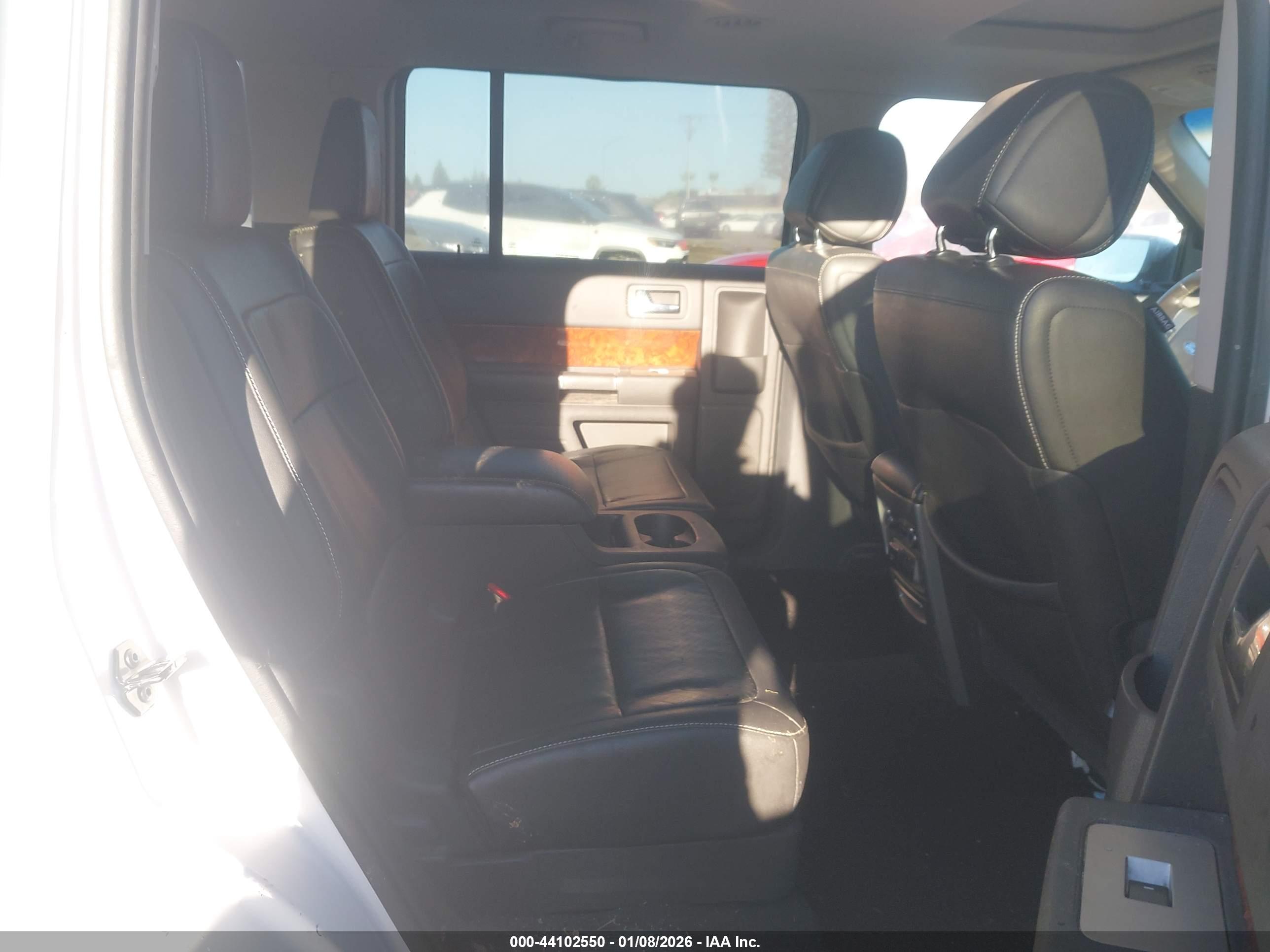 FORD FLEX image 8
