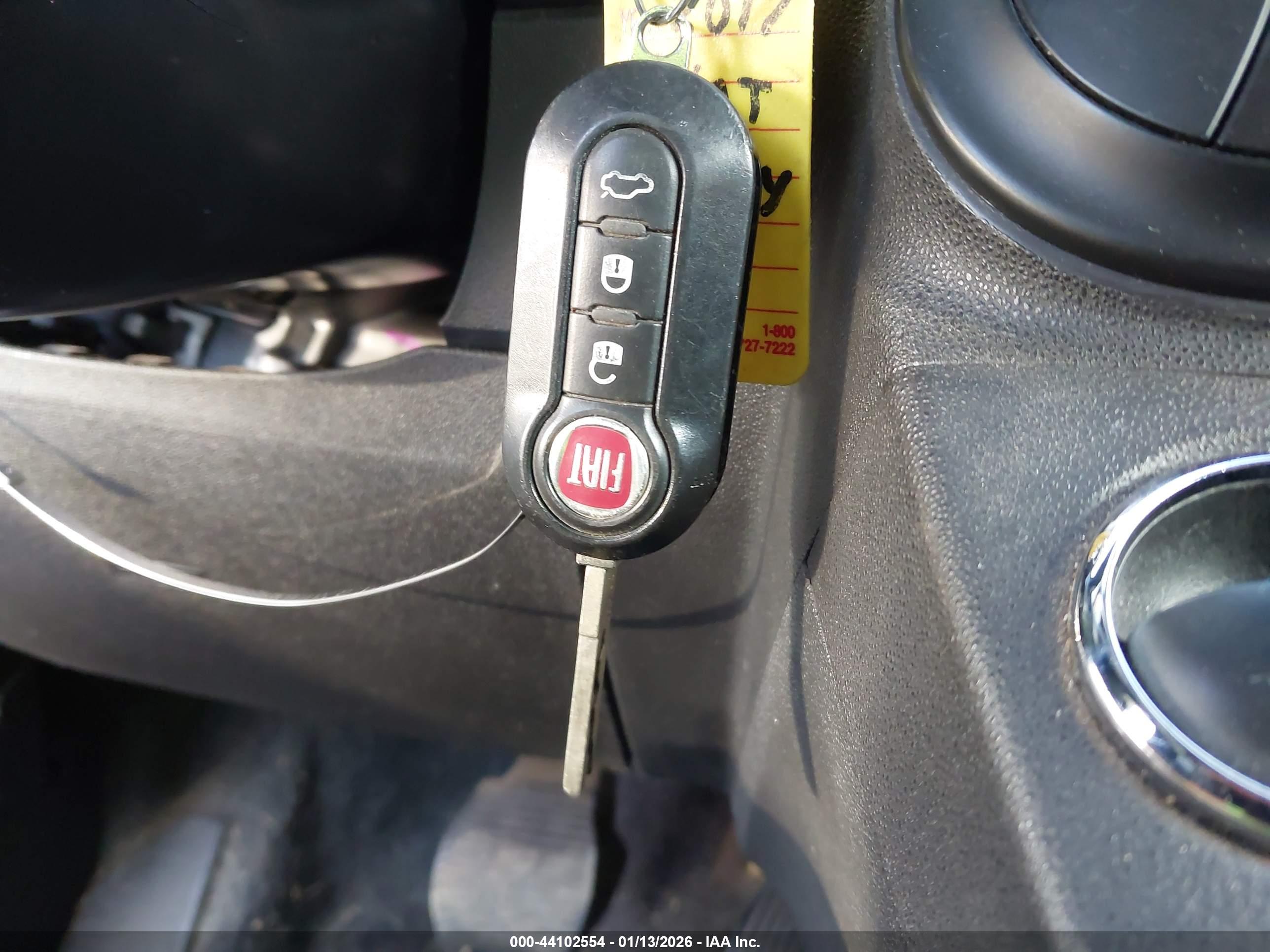 FIAT 500E image 11
