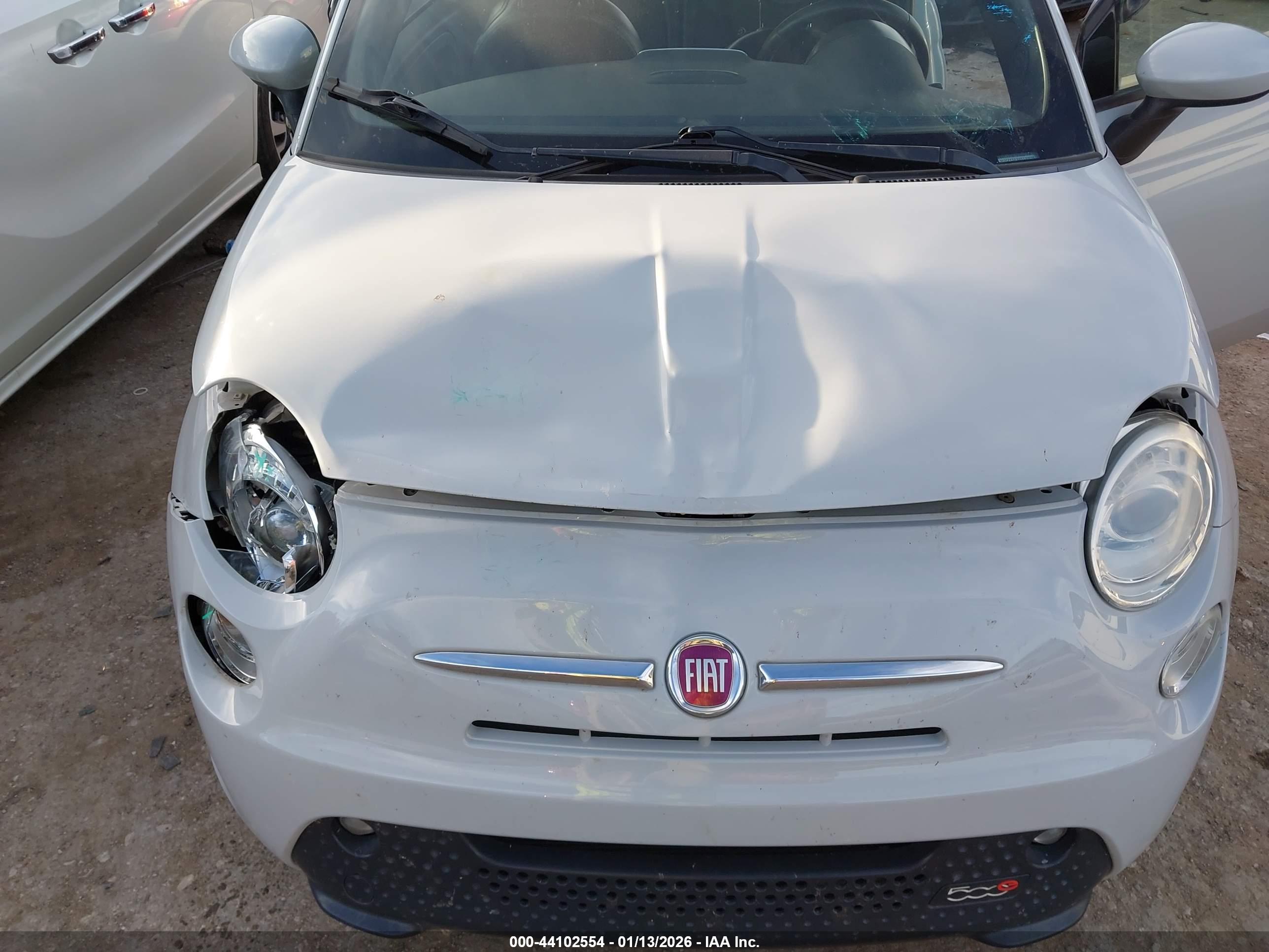 FIAT 500E image 6