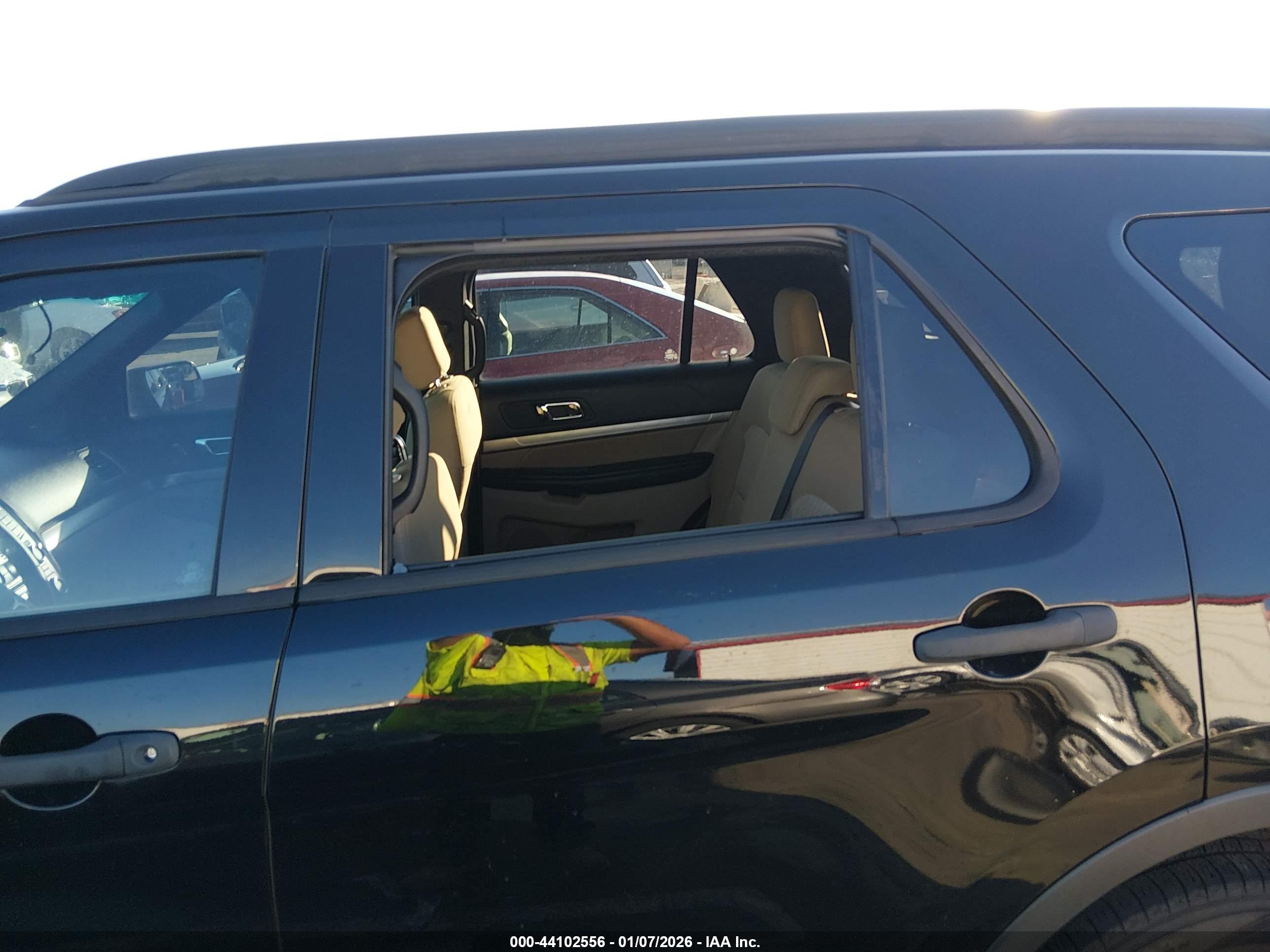FORD EXPLORER image 6
