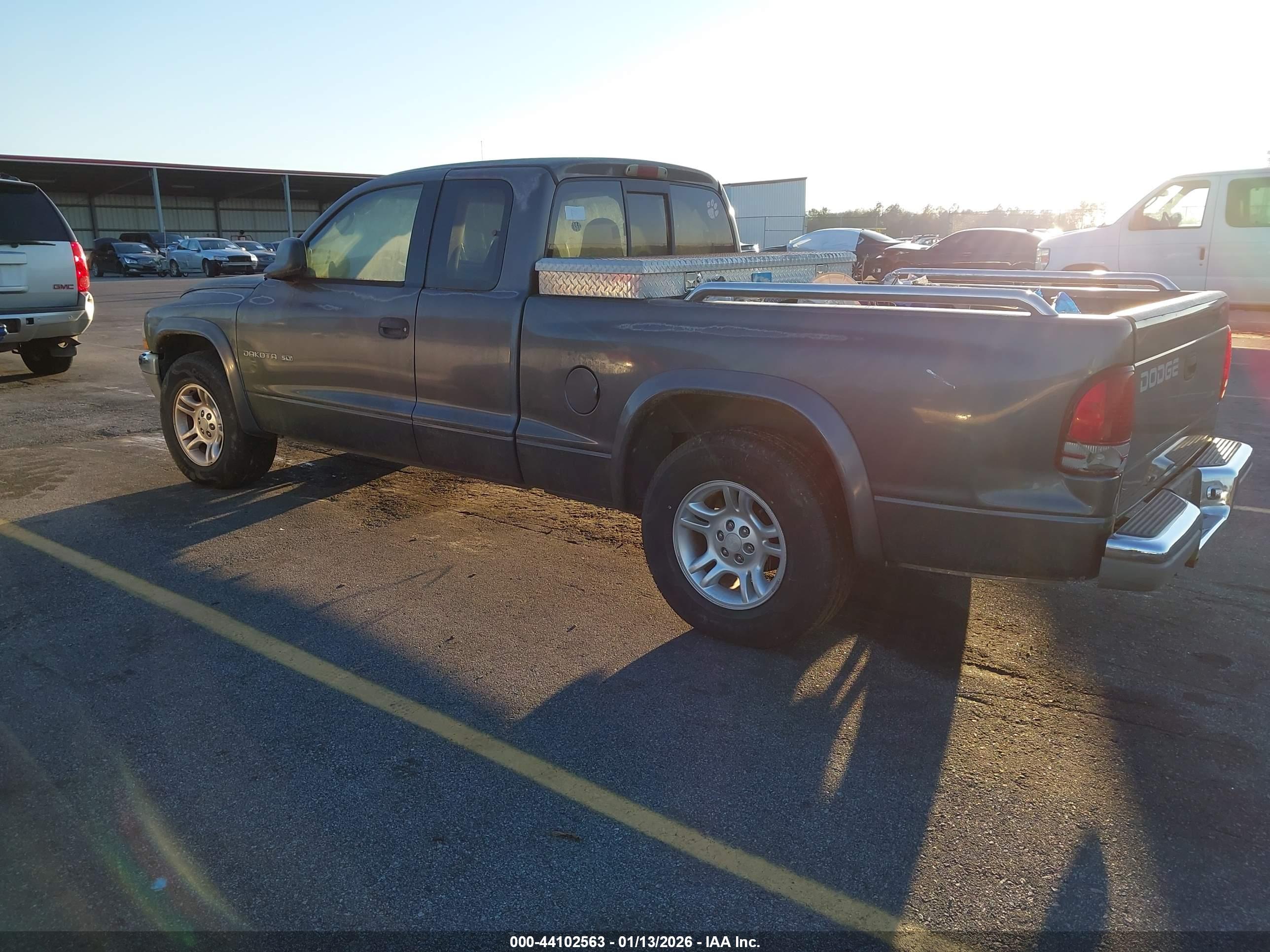 DODGE DAKOTA image 3